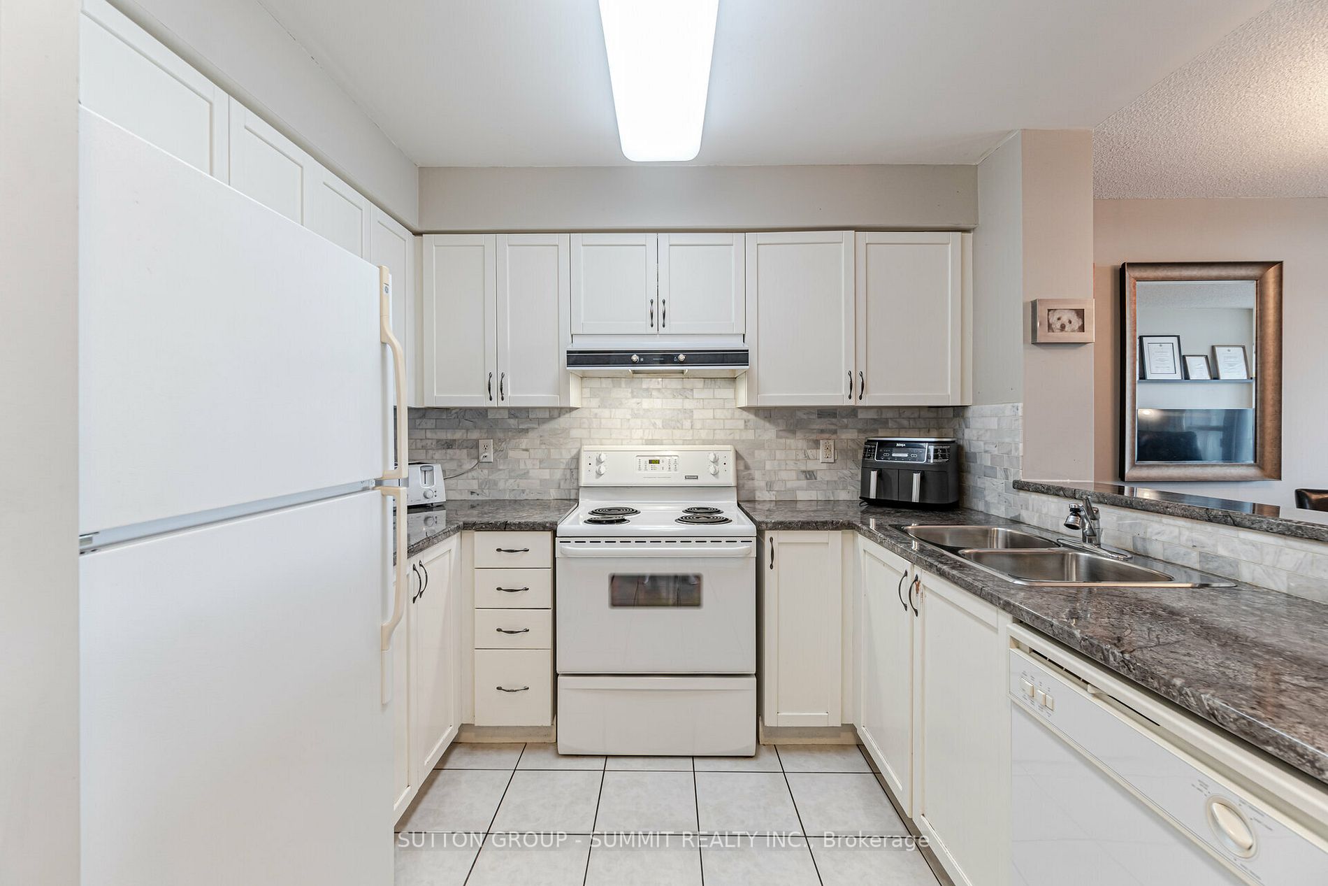 2545 Erin Centre Blvd, #609