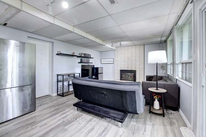 2411 Hammond Road