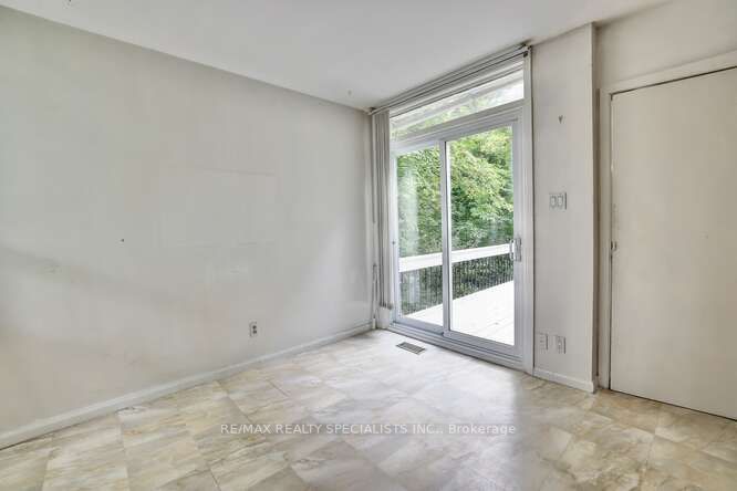 2411 Hammond Road