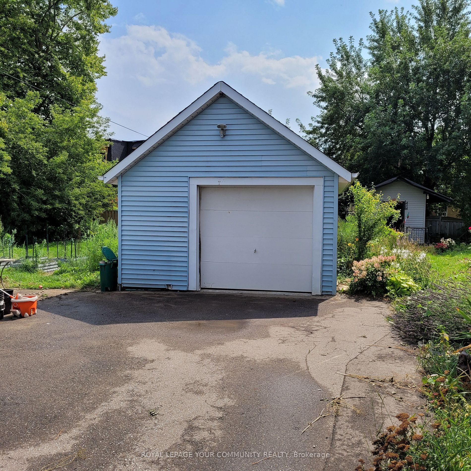 24 Benson Ave