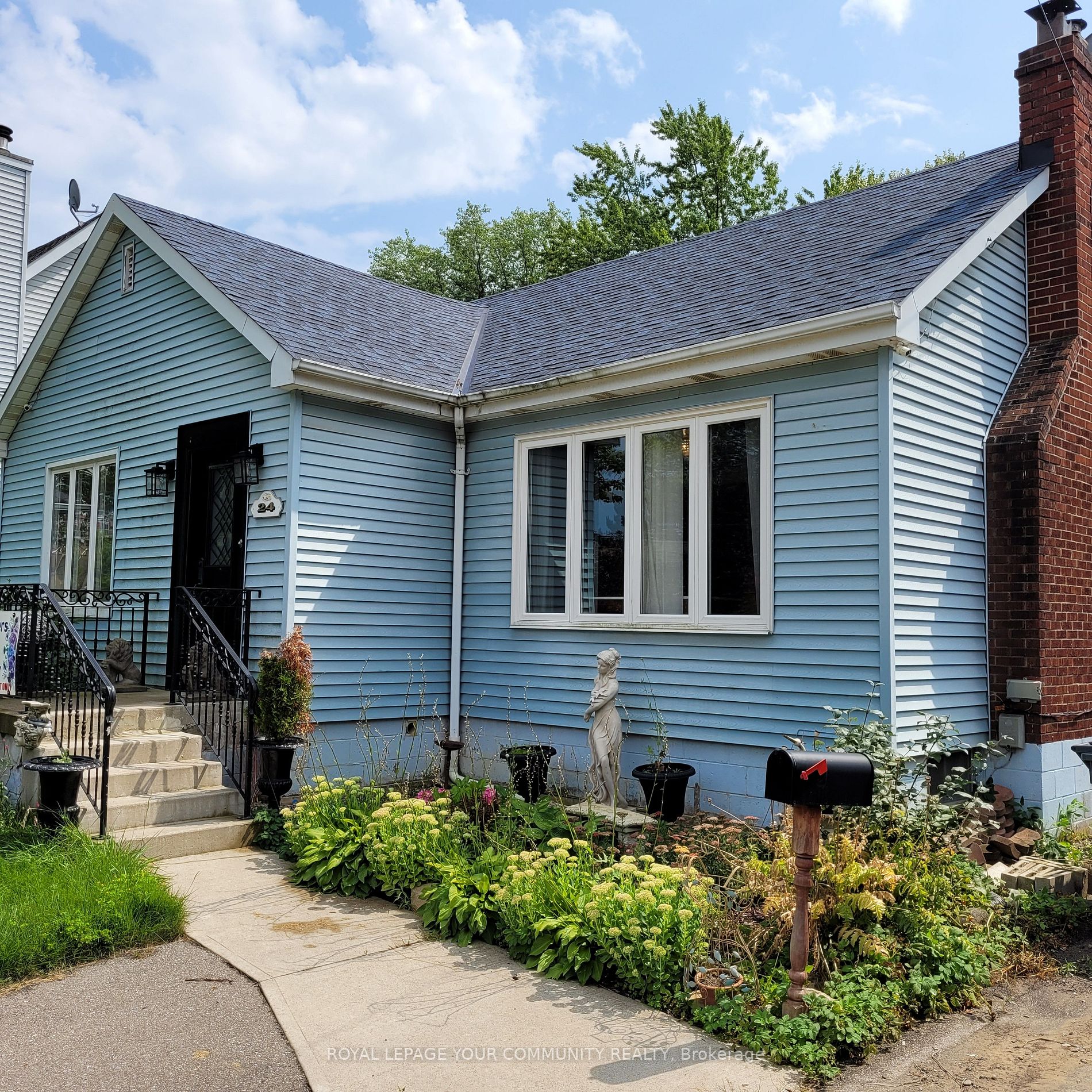 24 Benson Ave