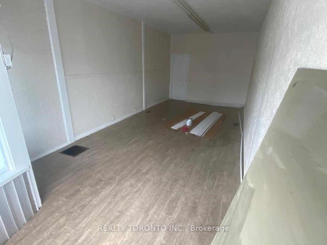 3425 Lake Shore Blvd W