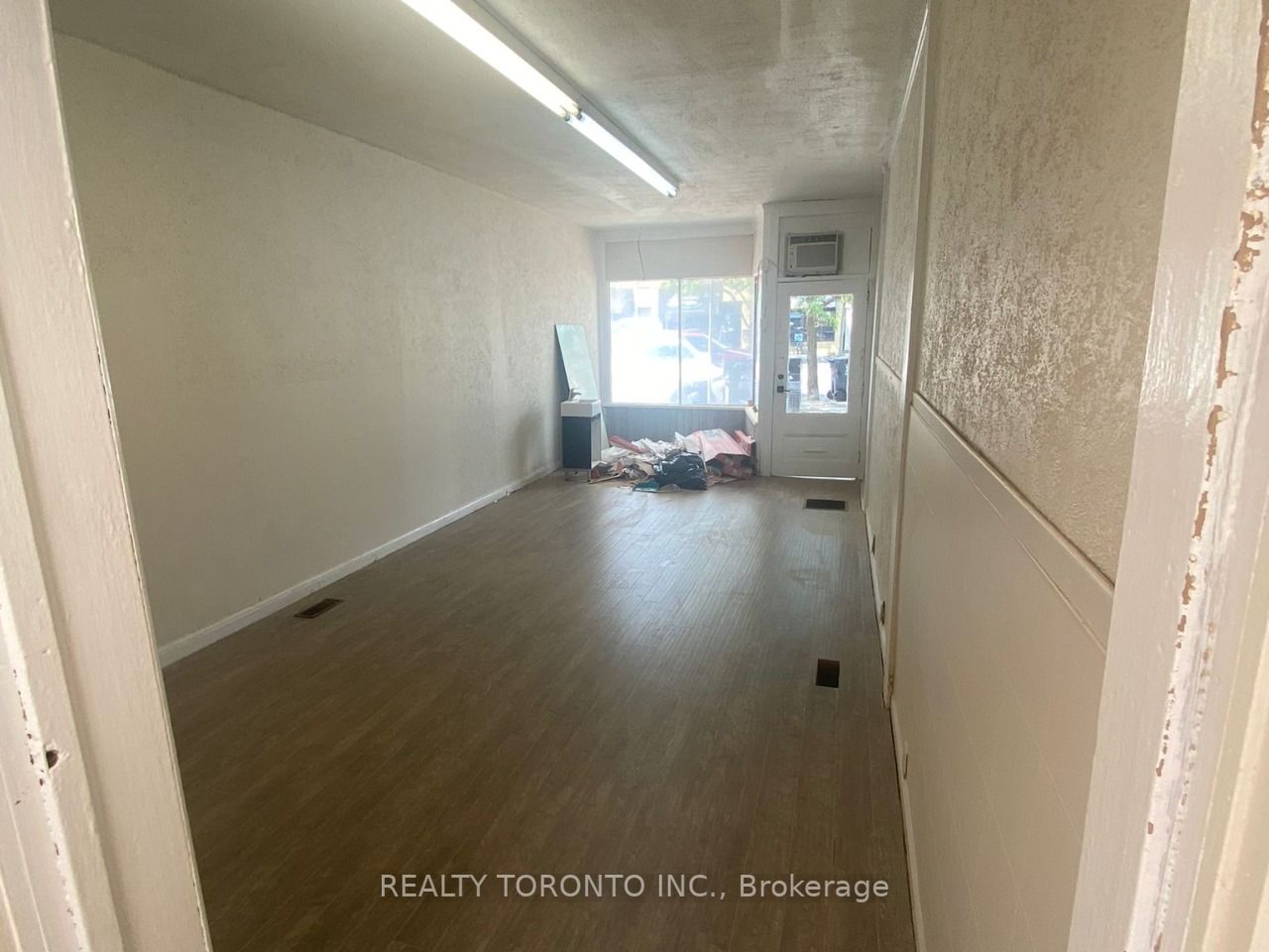 3425 Lake Shore Blvd W