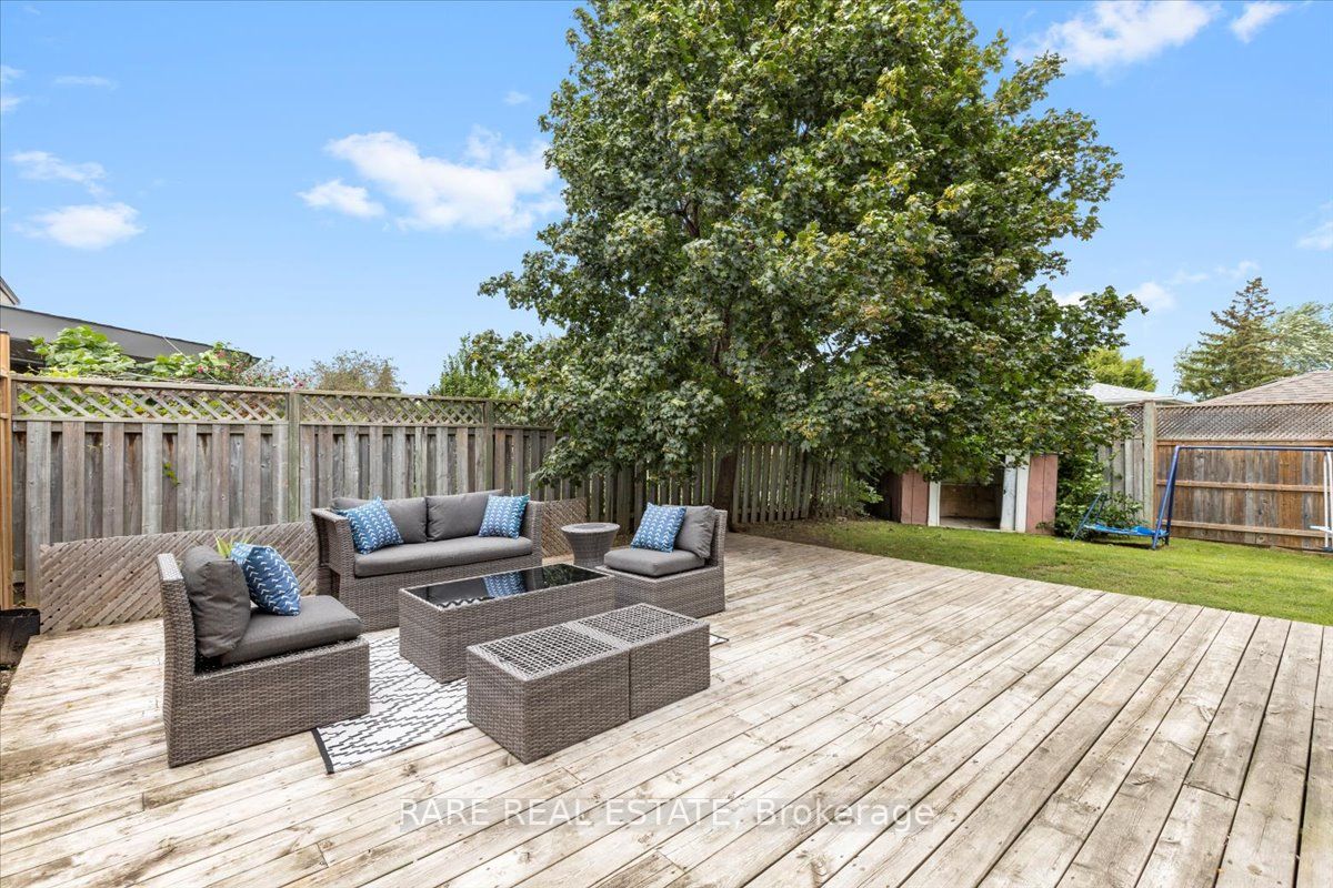 6 Forsythia Rd S