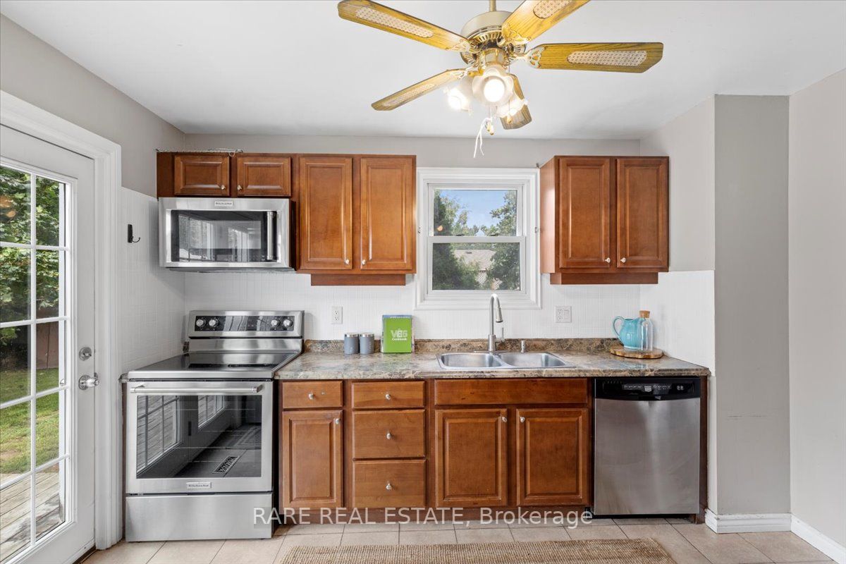 6 Forsythia Rd S