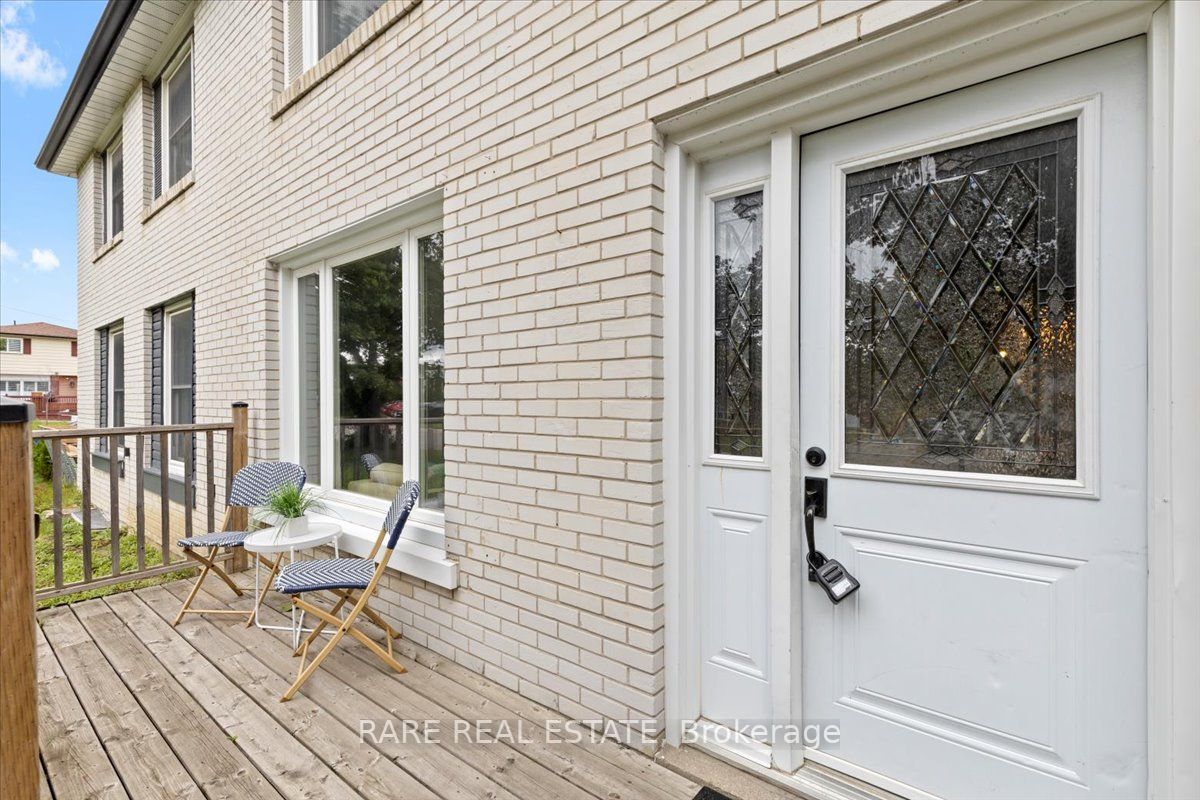 6 Forsythia Rd S