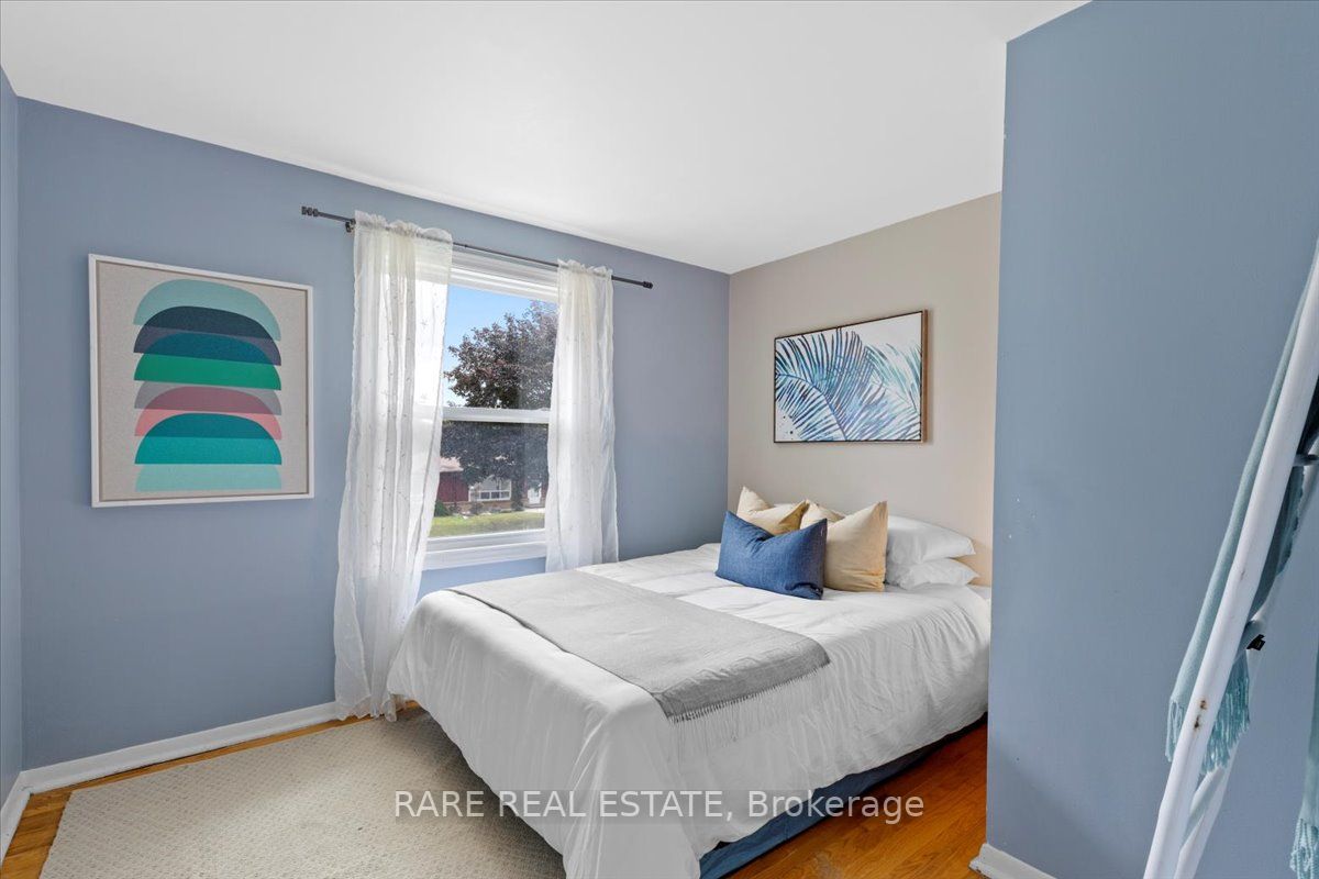6 Forsythia Rd S