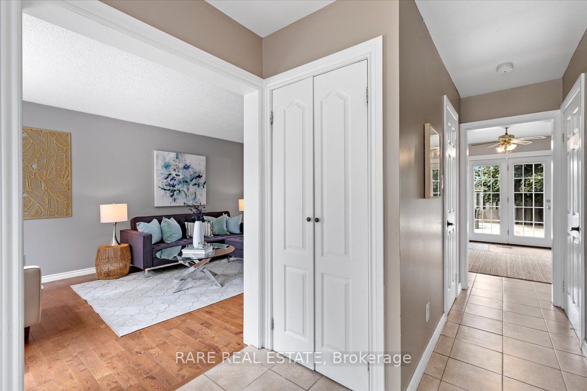 6 Forsythia Rd S
