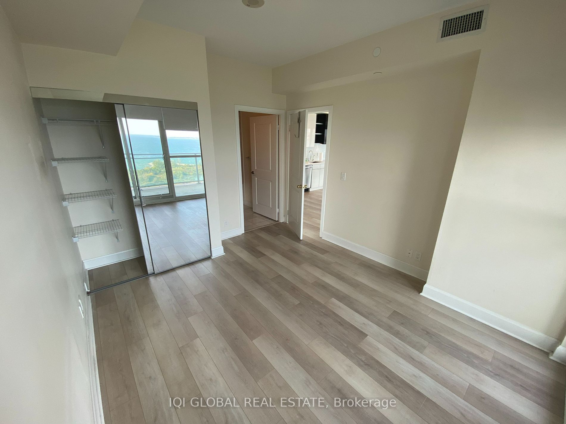 33 Shore Breeze Dr, #2509
