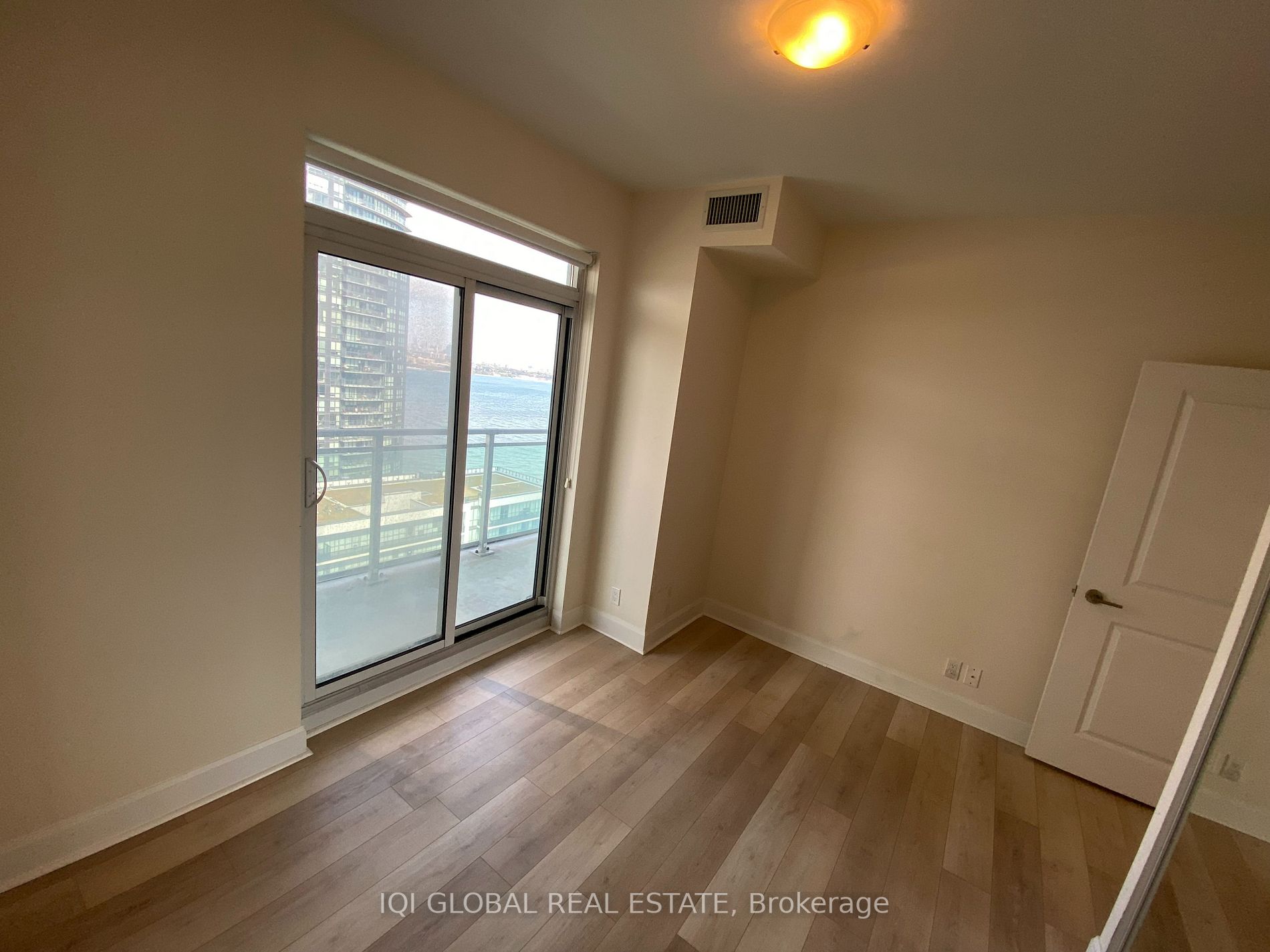 33 Shore Breeze Dr, #2509