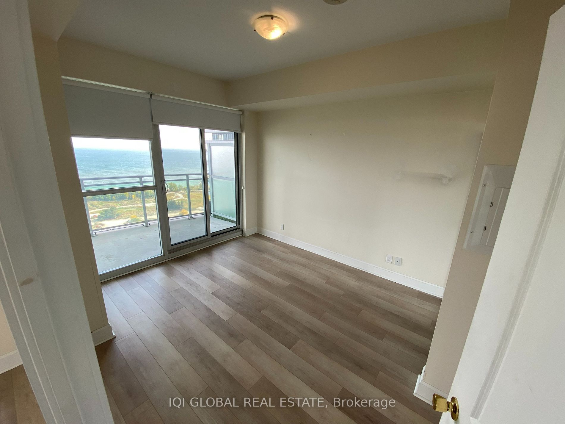33 Shore Breeze Dr, #2509