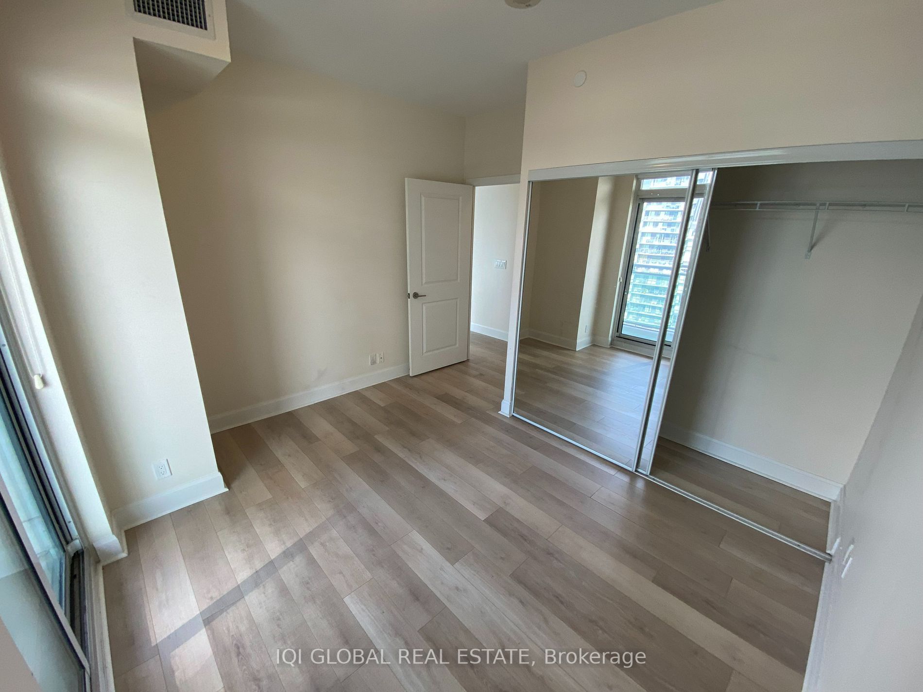 33 Shore Breeze Dr, #2509