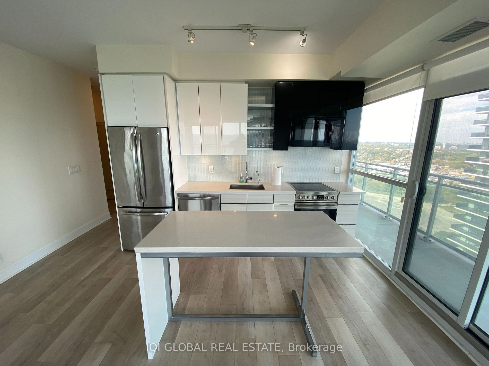 33 Shore Breeze Dr, #2509