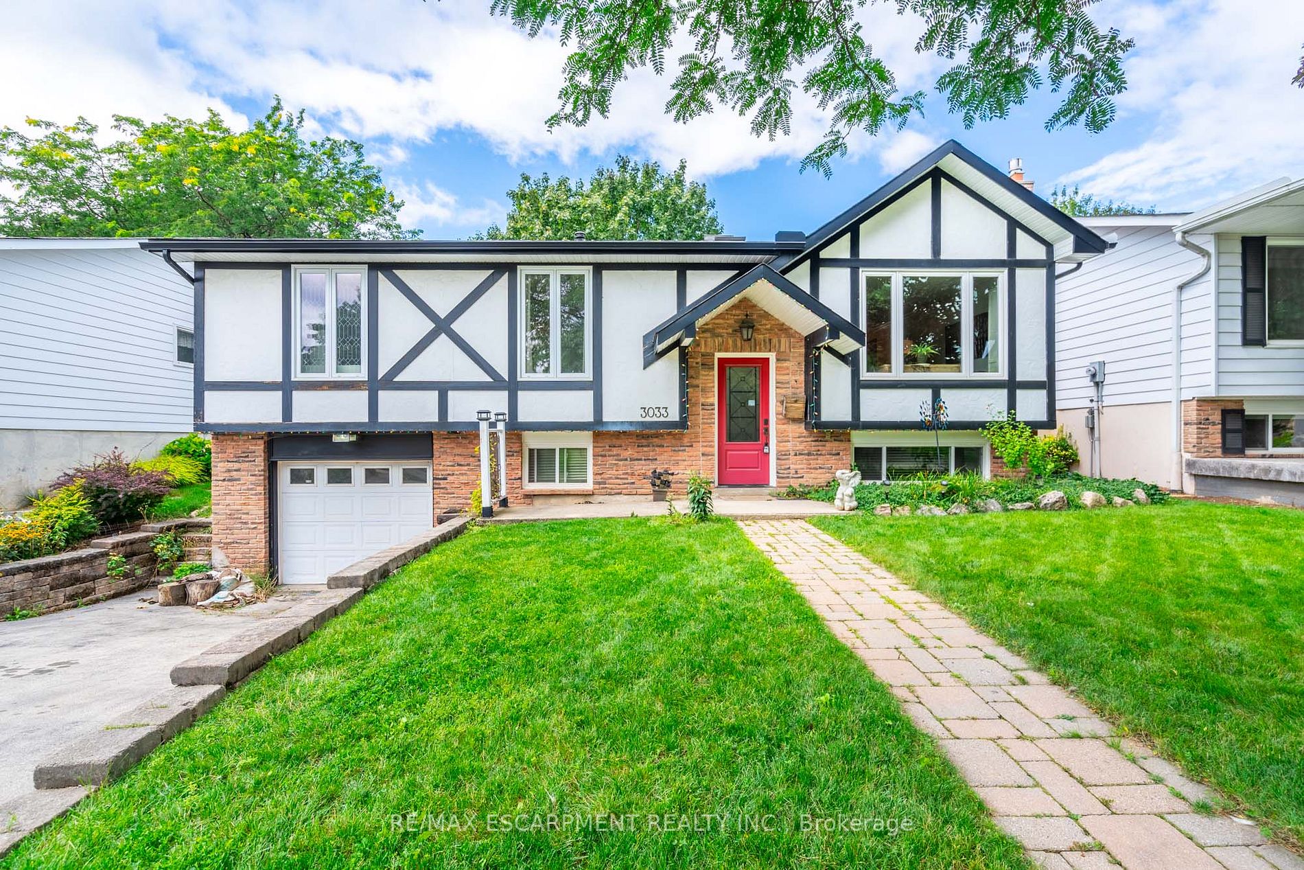 3033 Tecumseh Dr