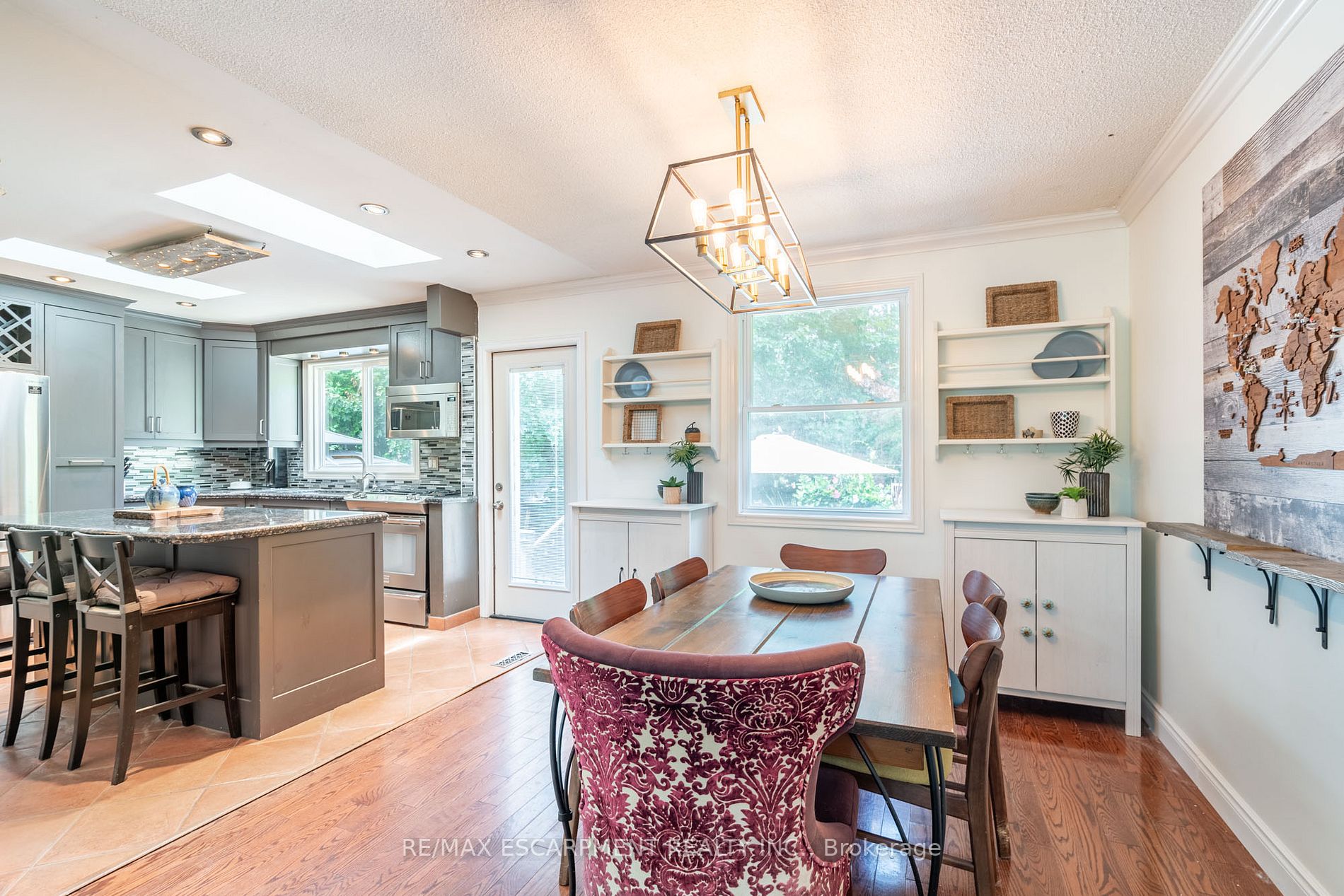 3033 Tecumseh Dr