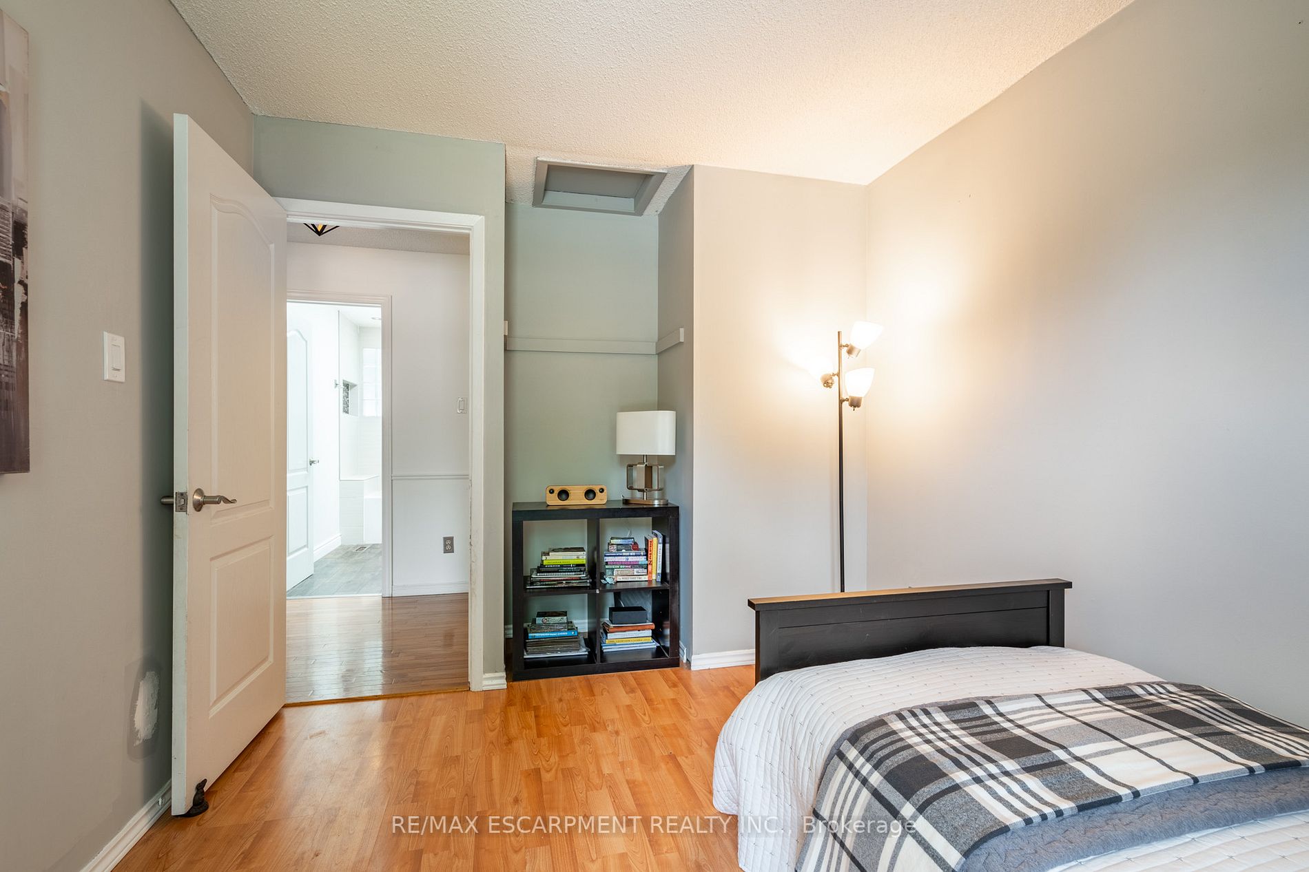 3033 Tecumseh Dr