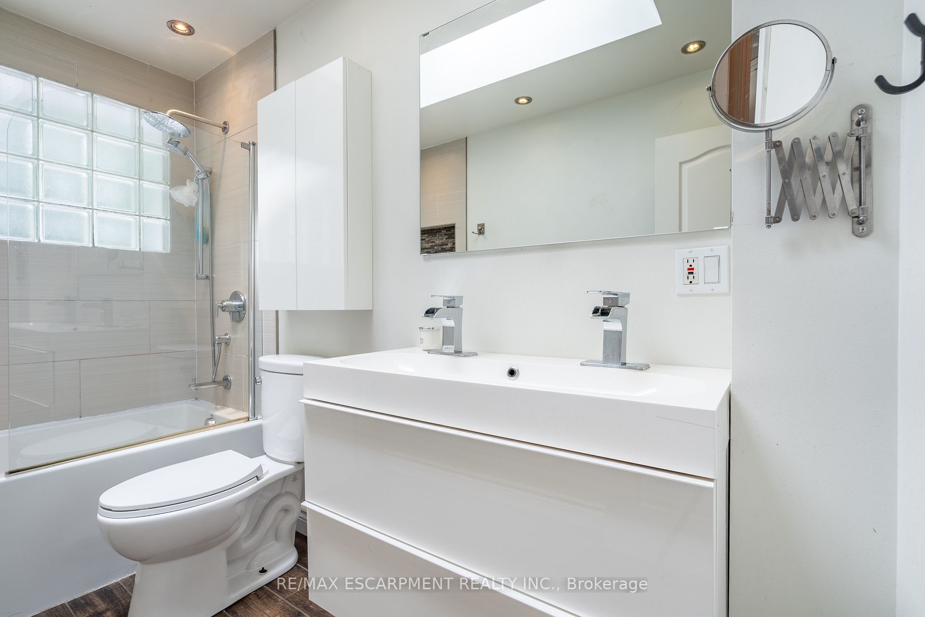 3033 Tecumseh Dr