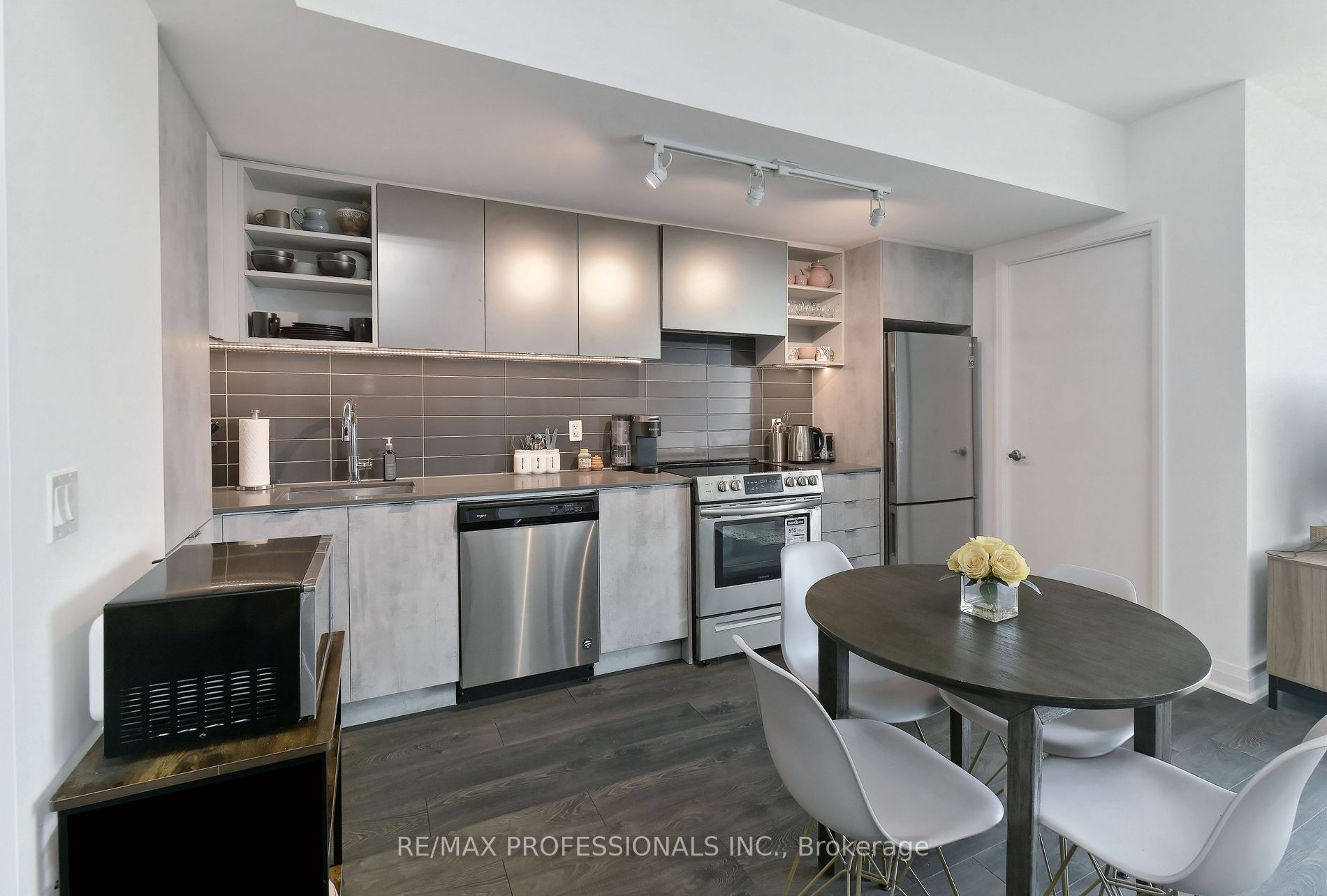 26 Gibbs Rd, #1026