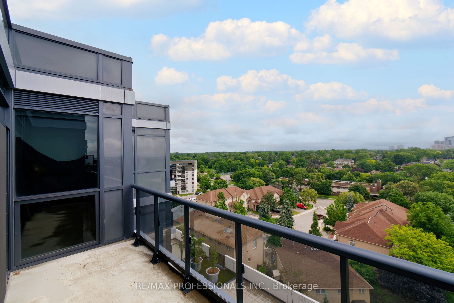 26 Gibbs Rd, #1026