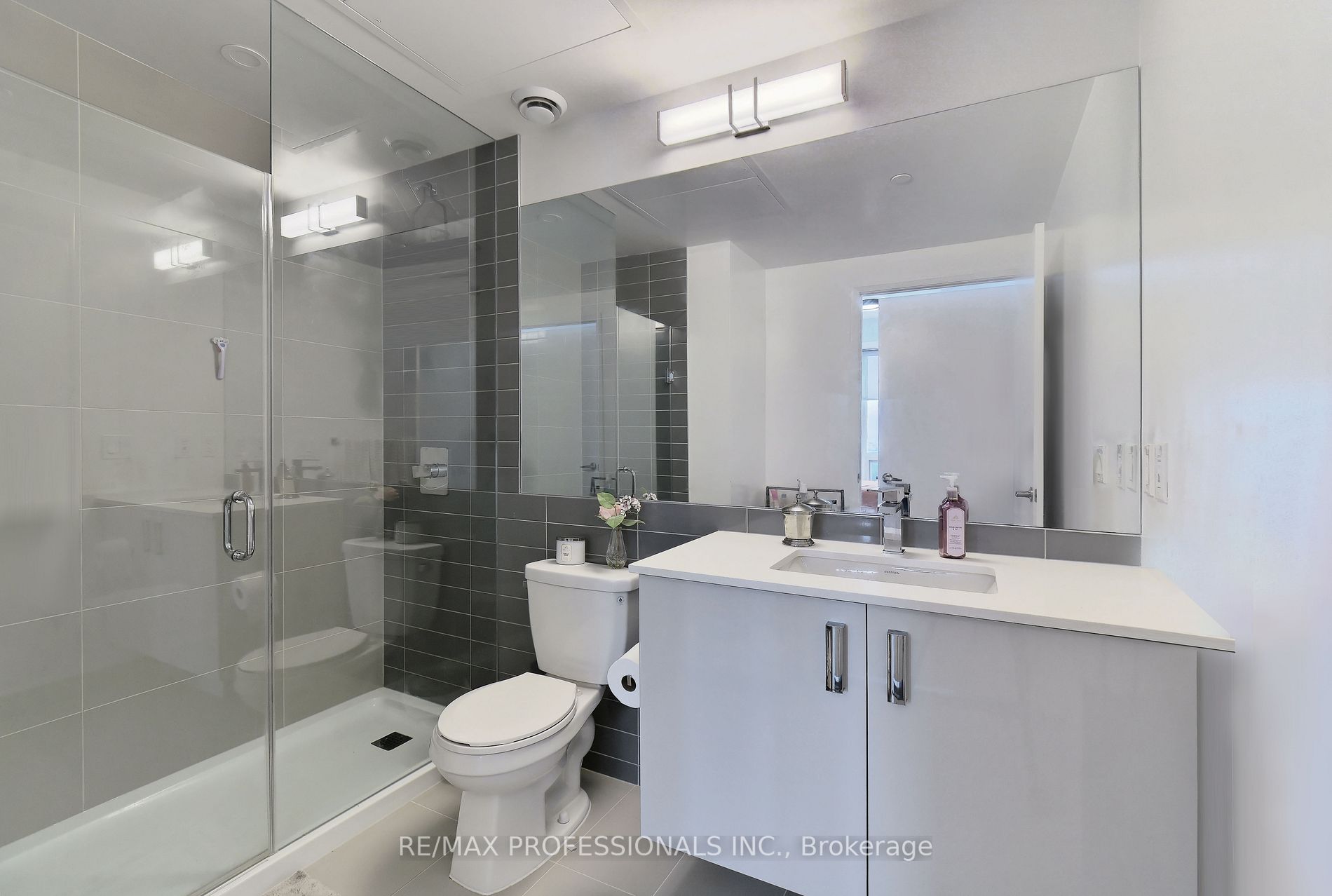 26 Gibbs Rd, #1026