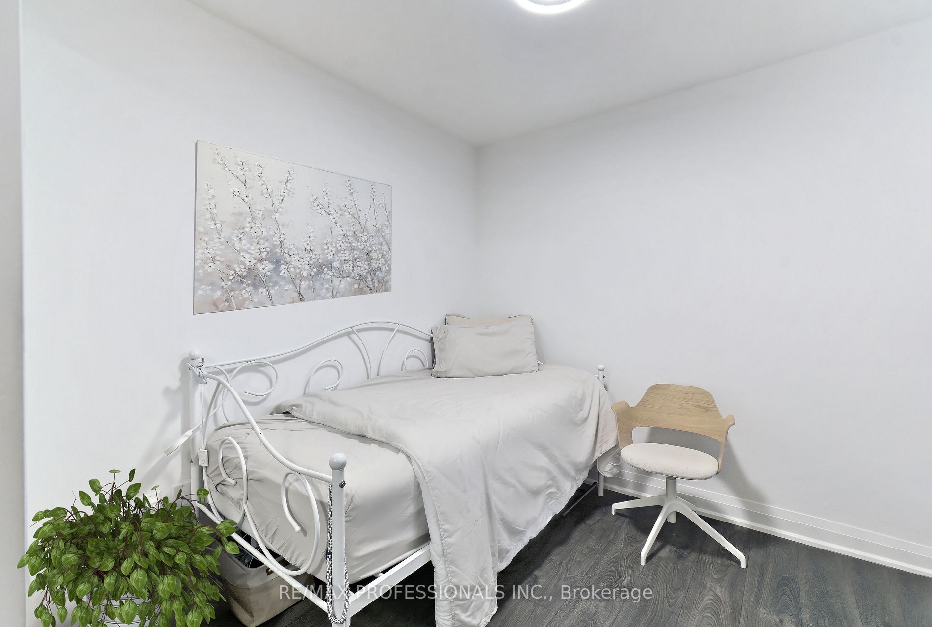 26 Gibbs Rd, #1026