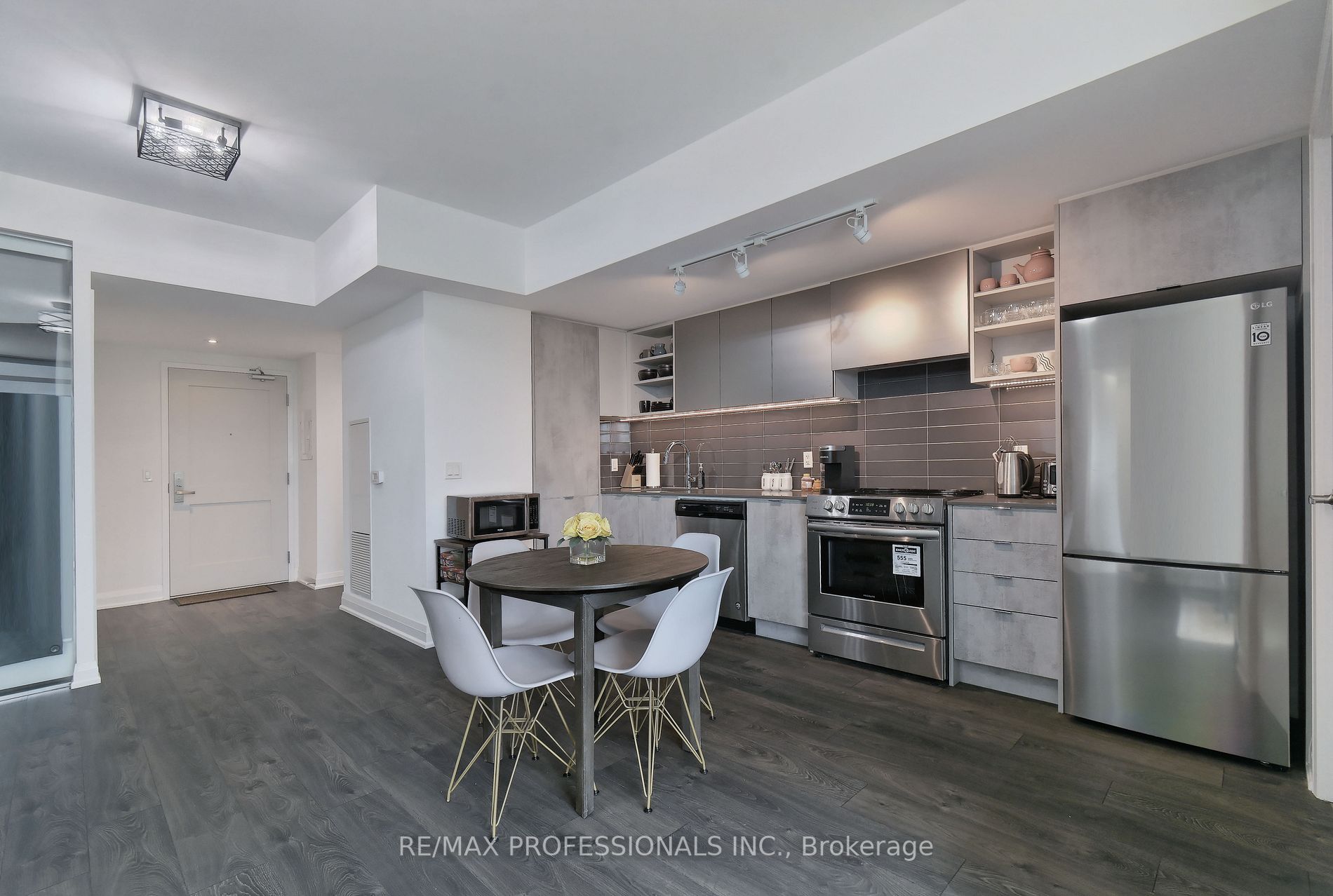 26 Gibbs Rd, #1026