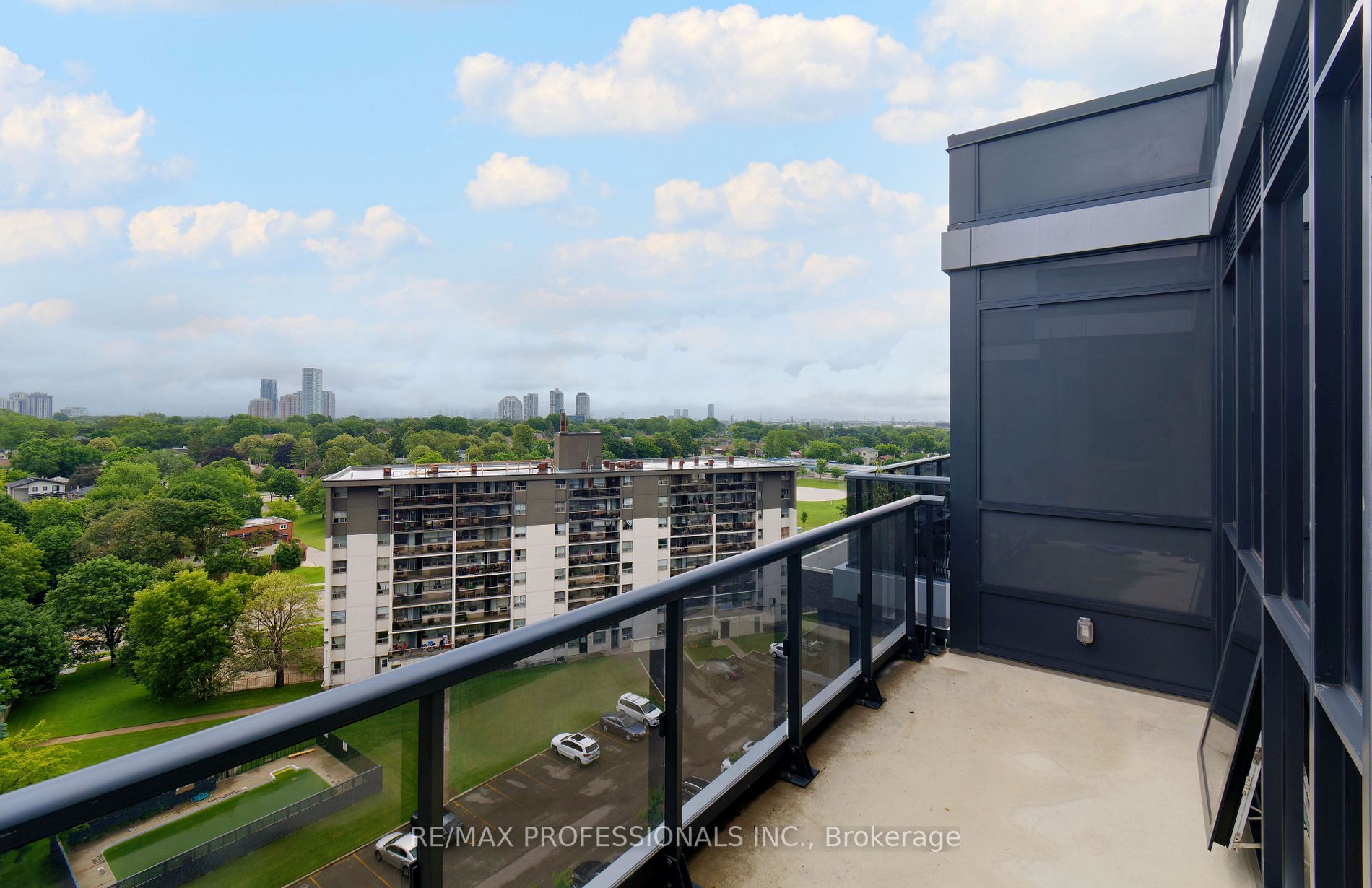 26 Gibbs Rd, #1026