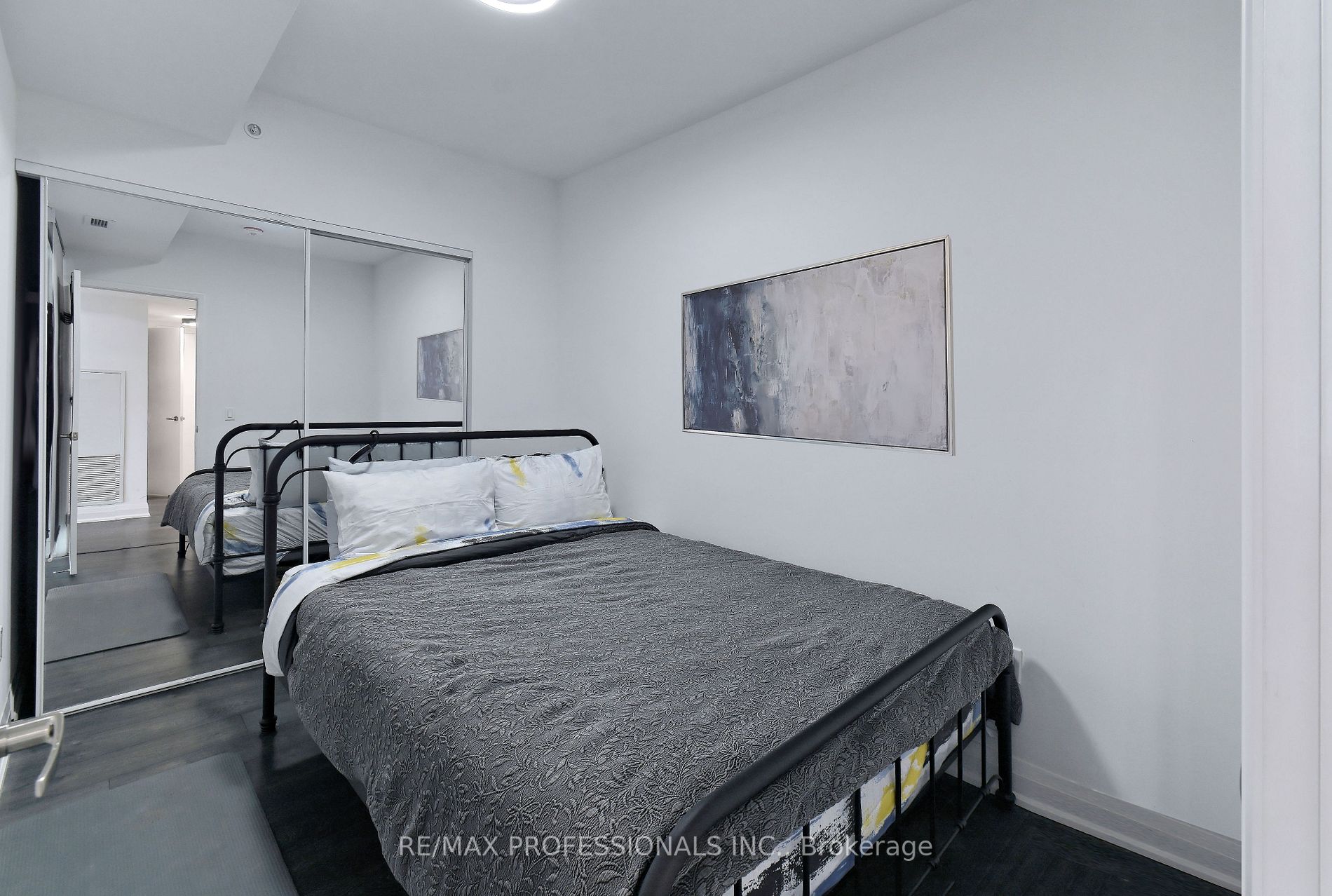 26 Gibbs Rd, #1026