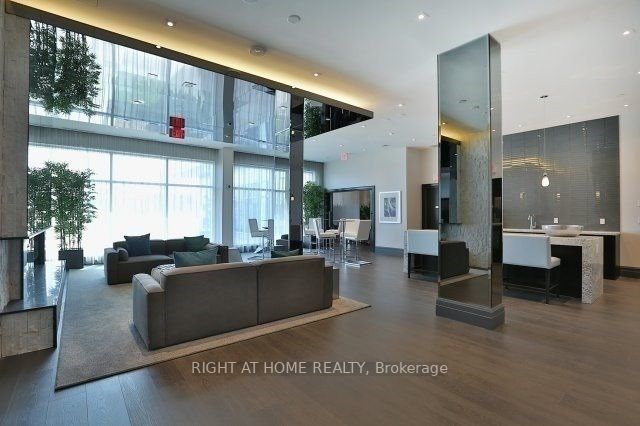65 Speers Road, #203