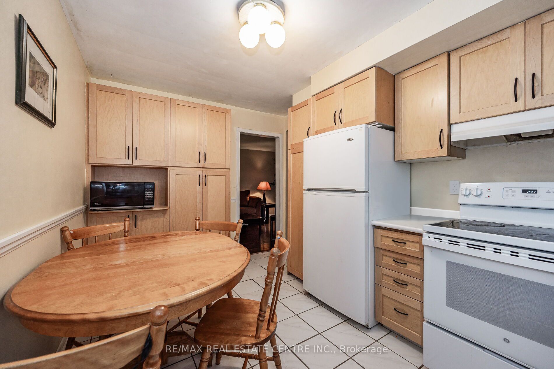 2145 Sandringham Dr