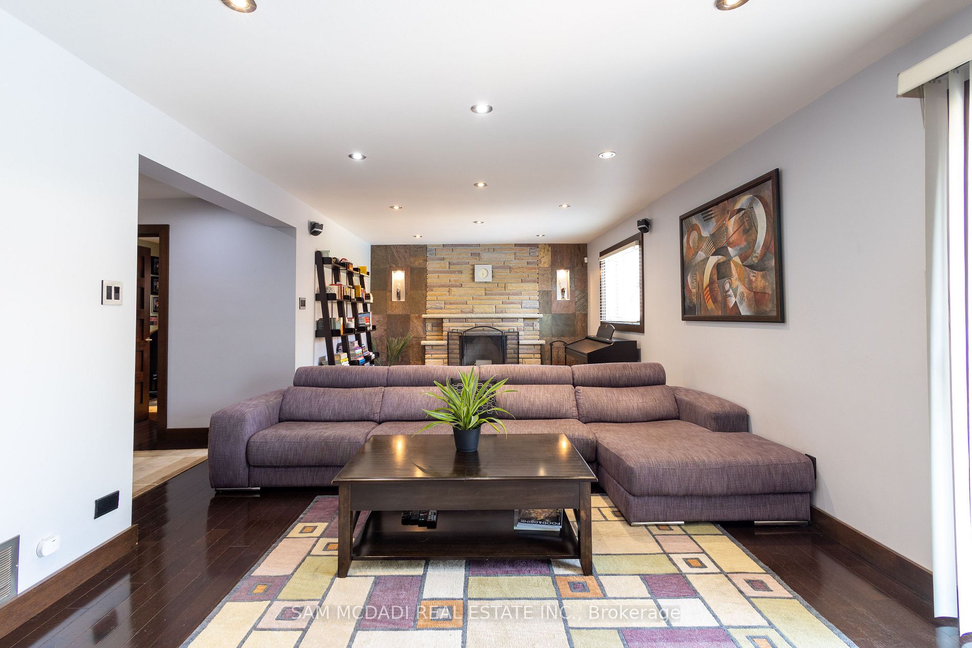 358 Janene Crt