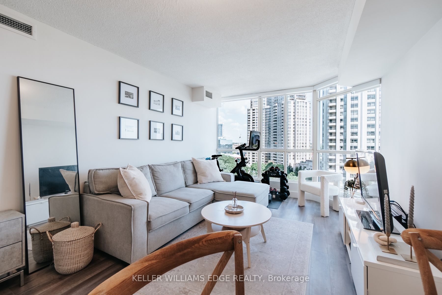 55 Kingsbridge Garden Circ, #1013