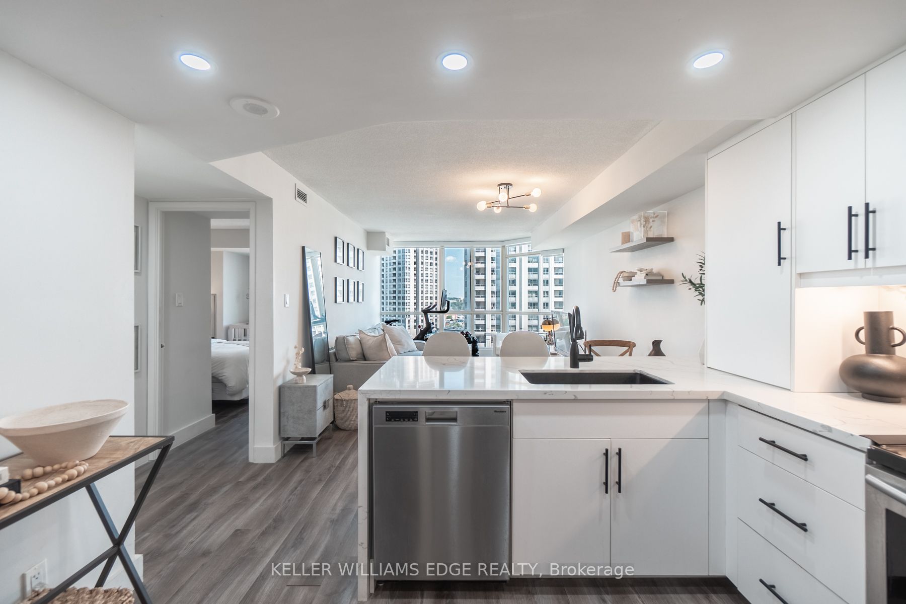 55 Kingsbridge Garden Circ, #1013