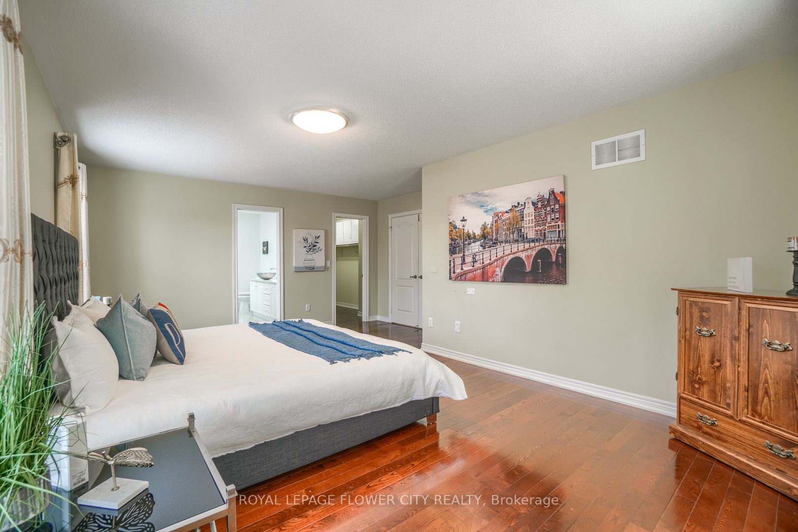 29 Long Meadow Rd