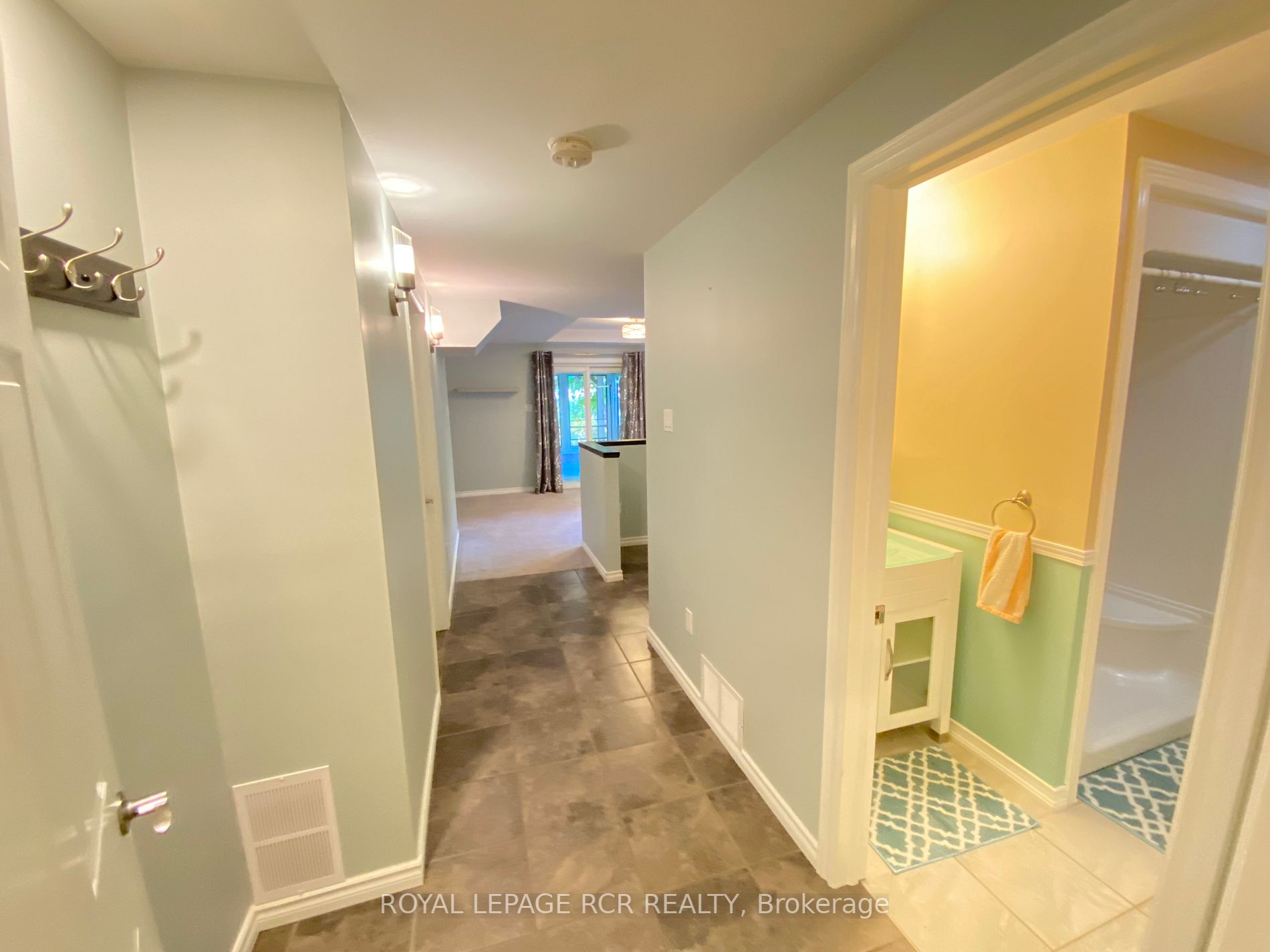 183 Elaine Dr