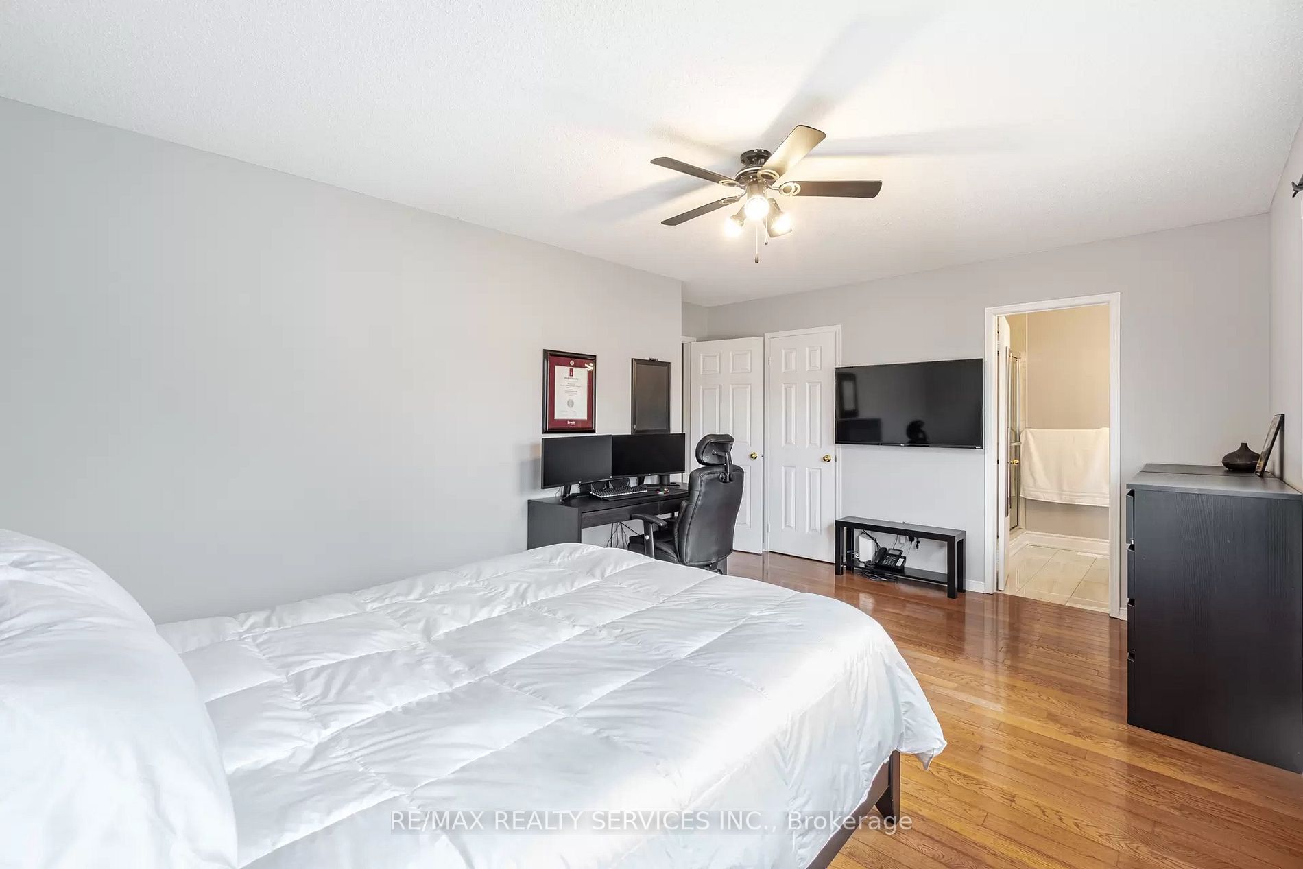 1110 Blueheron Blvd
