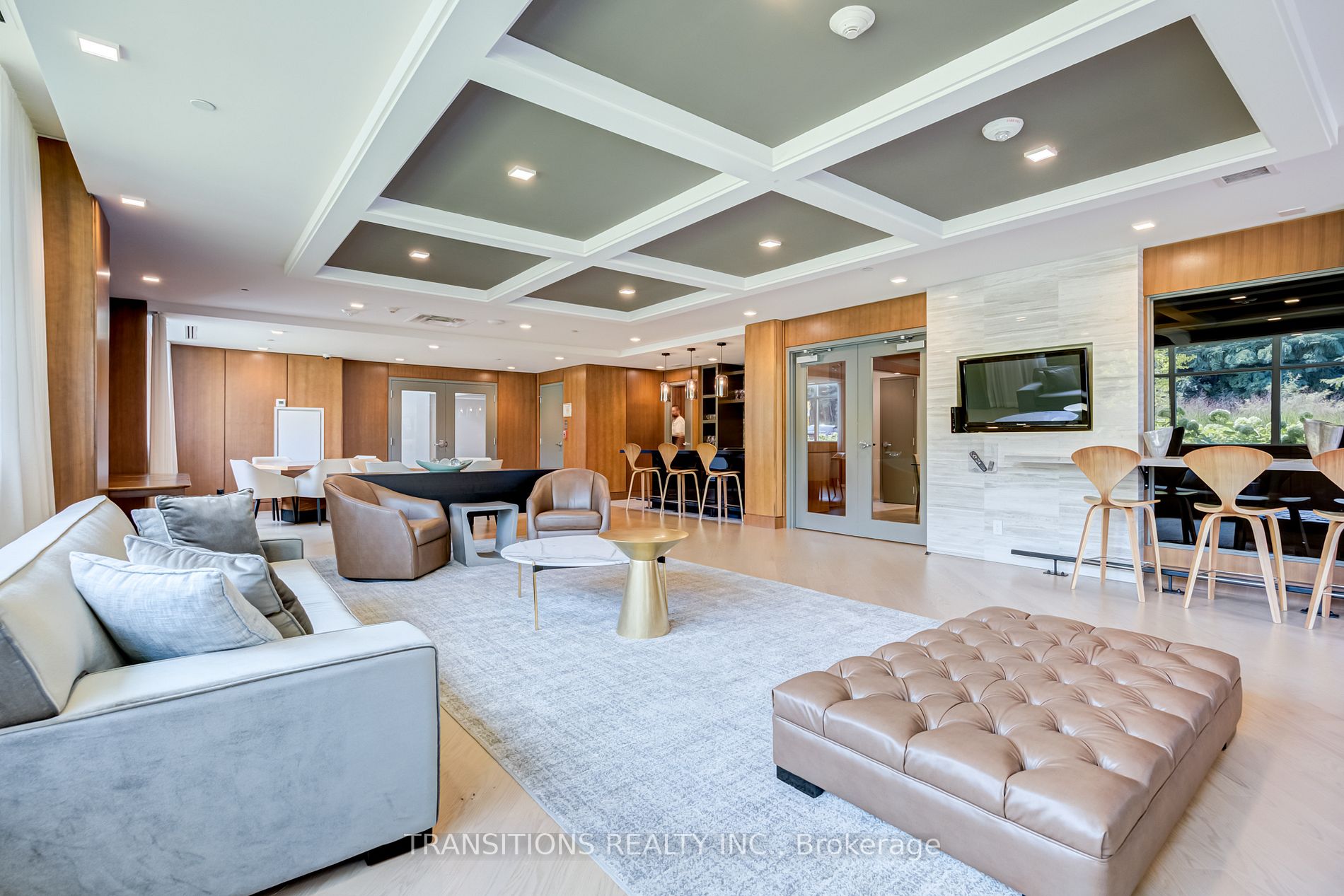 1575 Lakeshore Rd W, #441