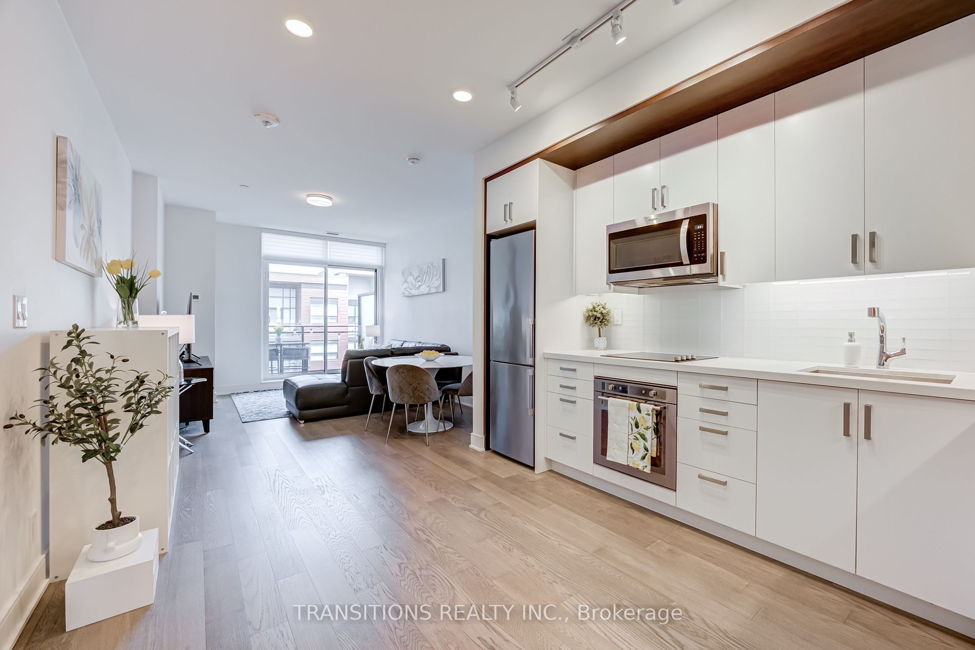 1575 Lakeshore Rd W, #441