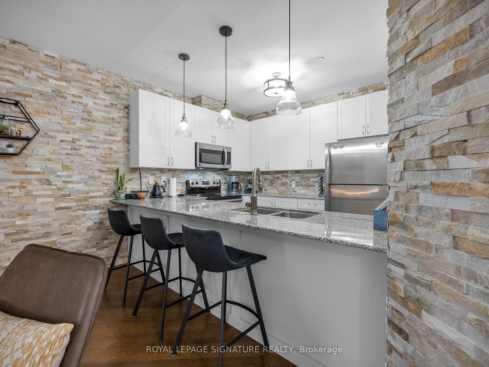 383 Main St E, #114