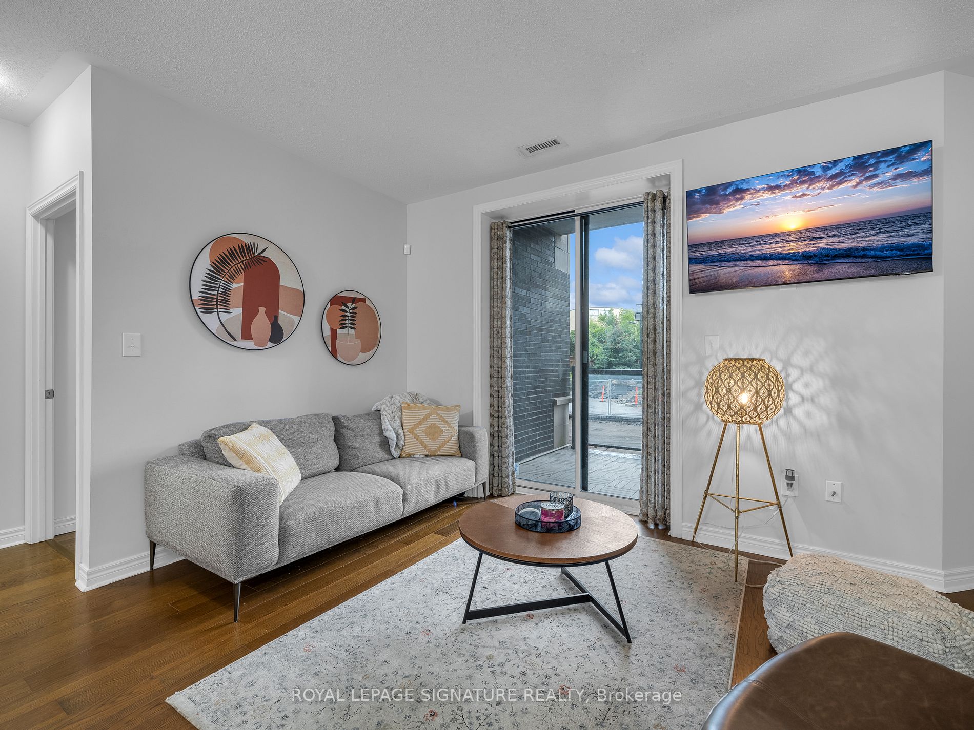 383 Main St E, #114