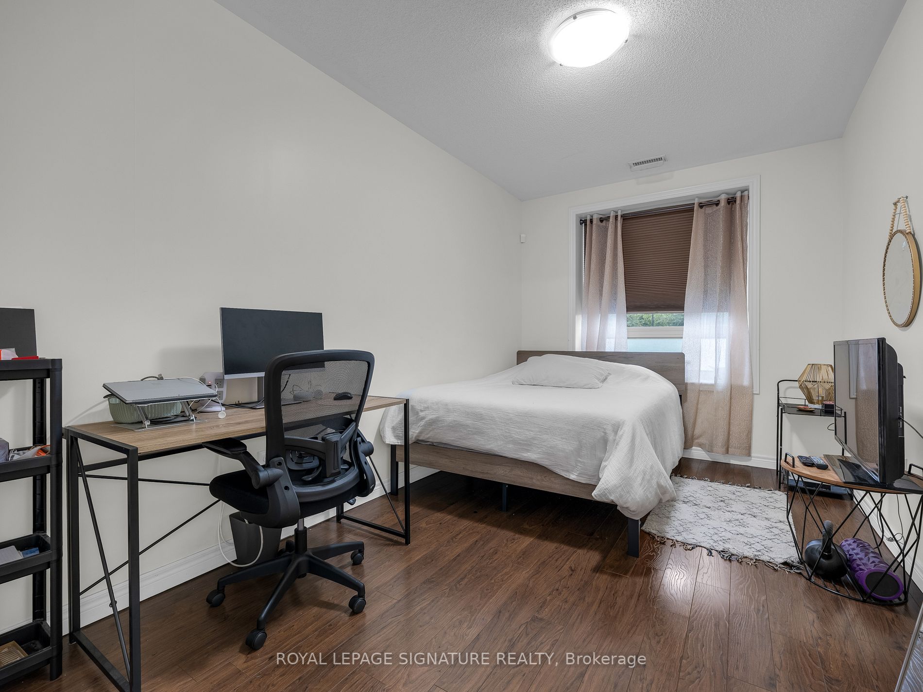 383 Main St E, #114