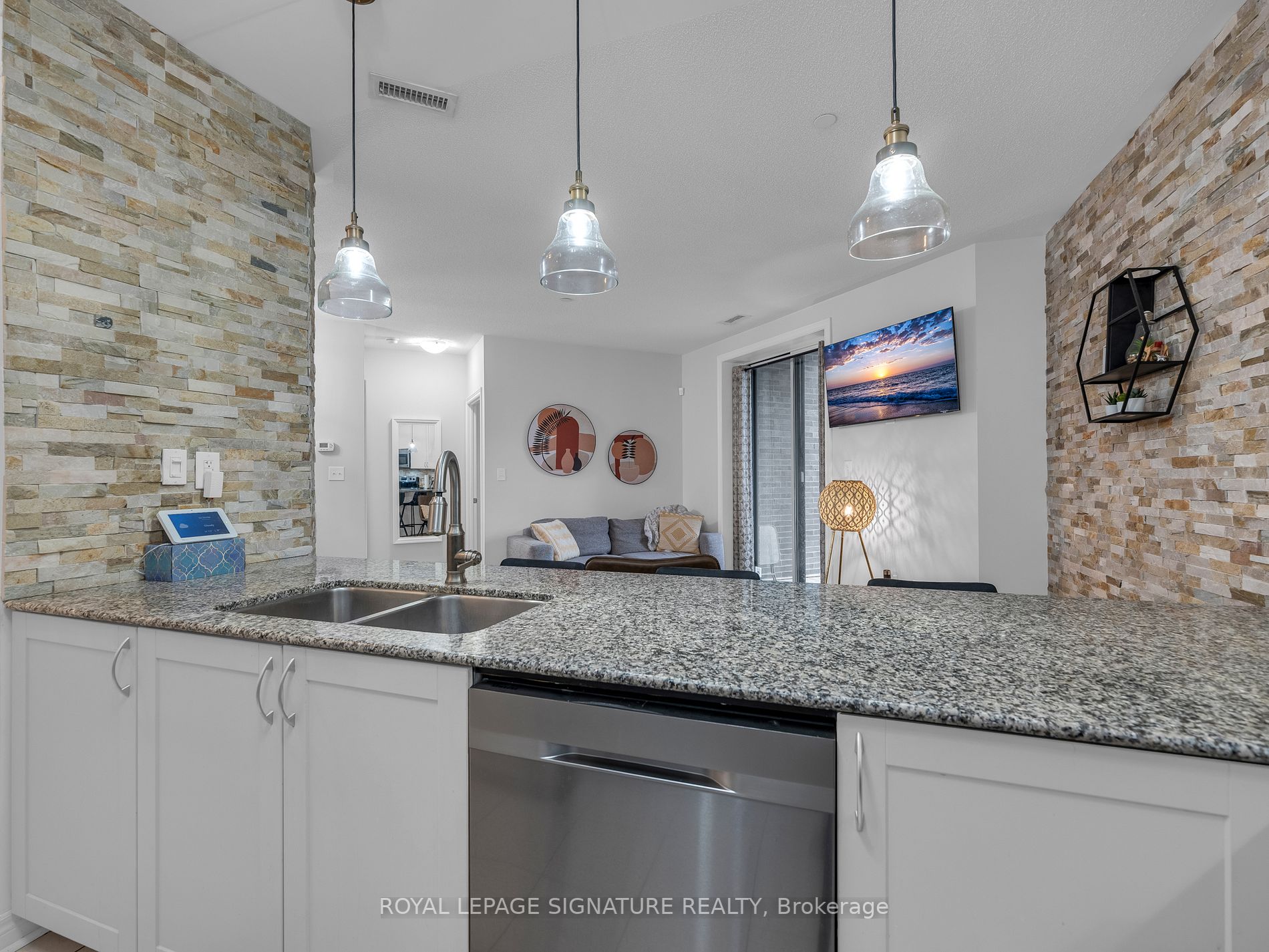 383 Main St E, #114