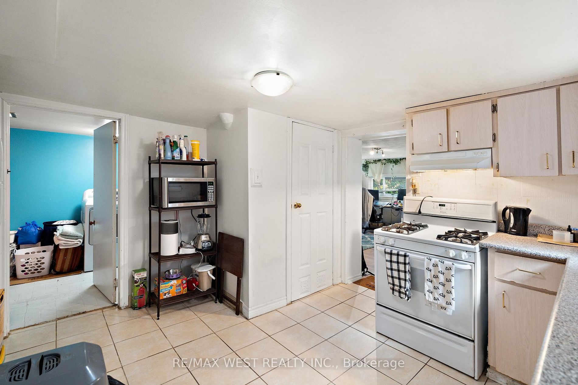 94 Rowntree Ave