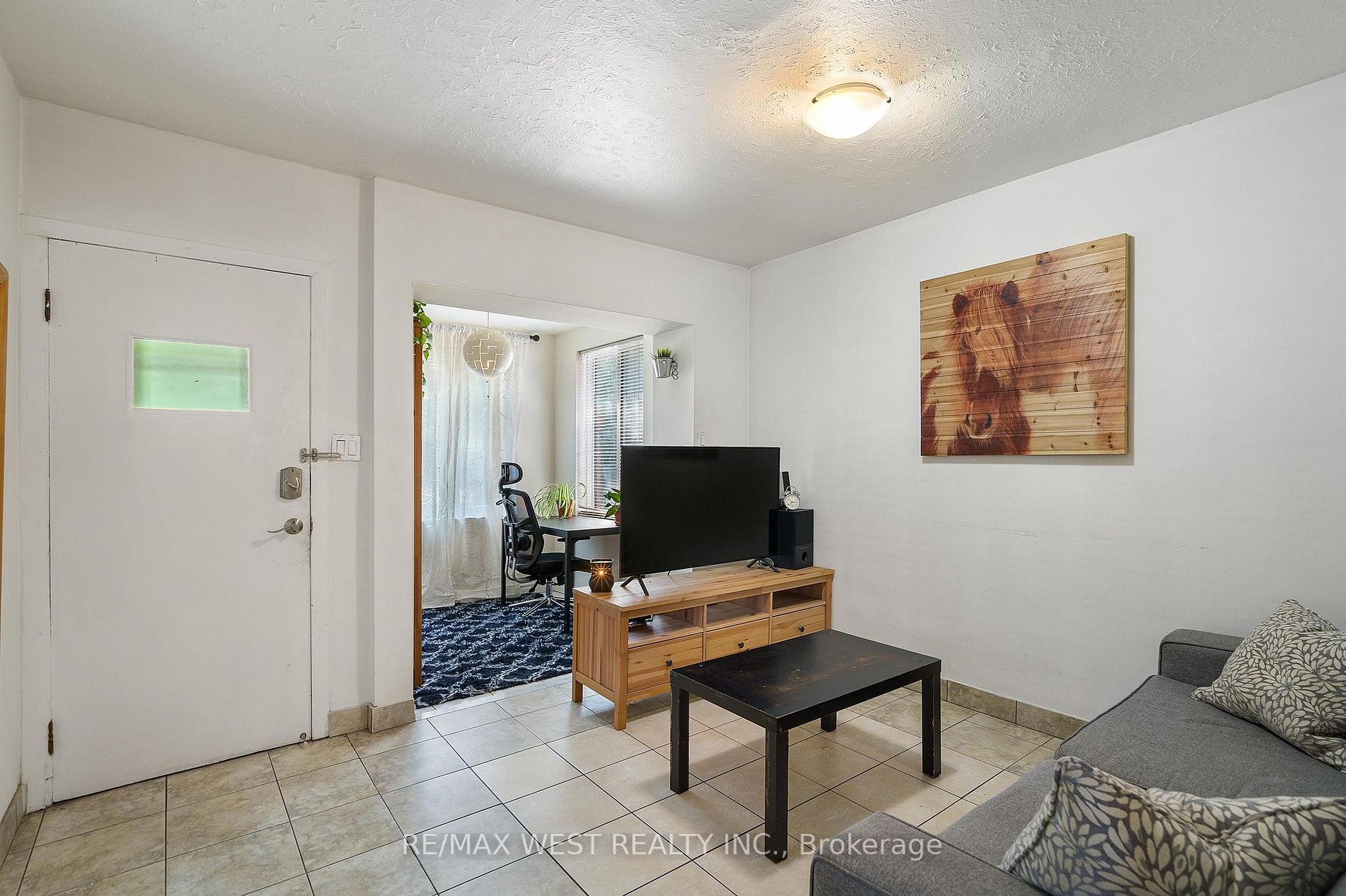 94 Rowntree Ave