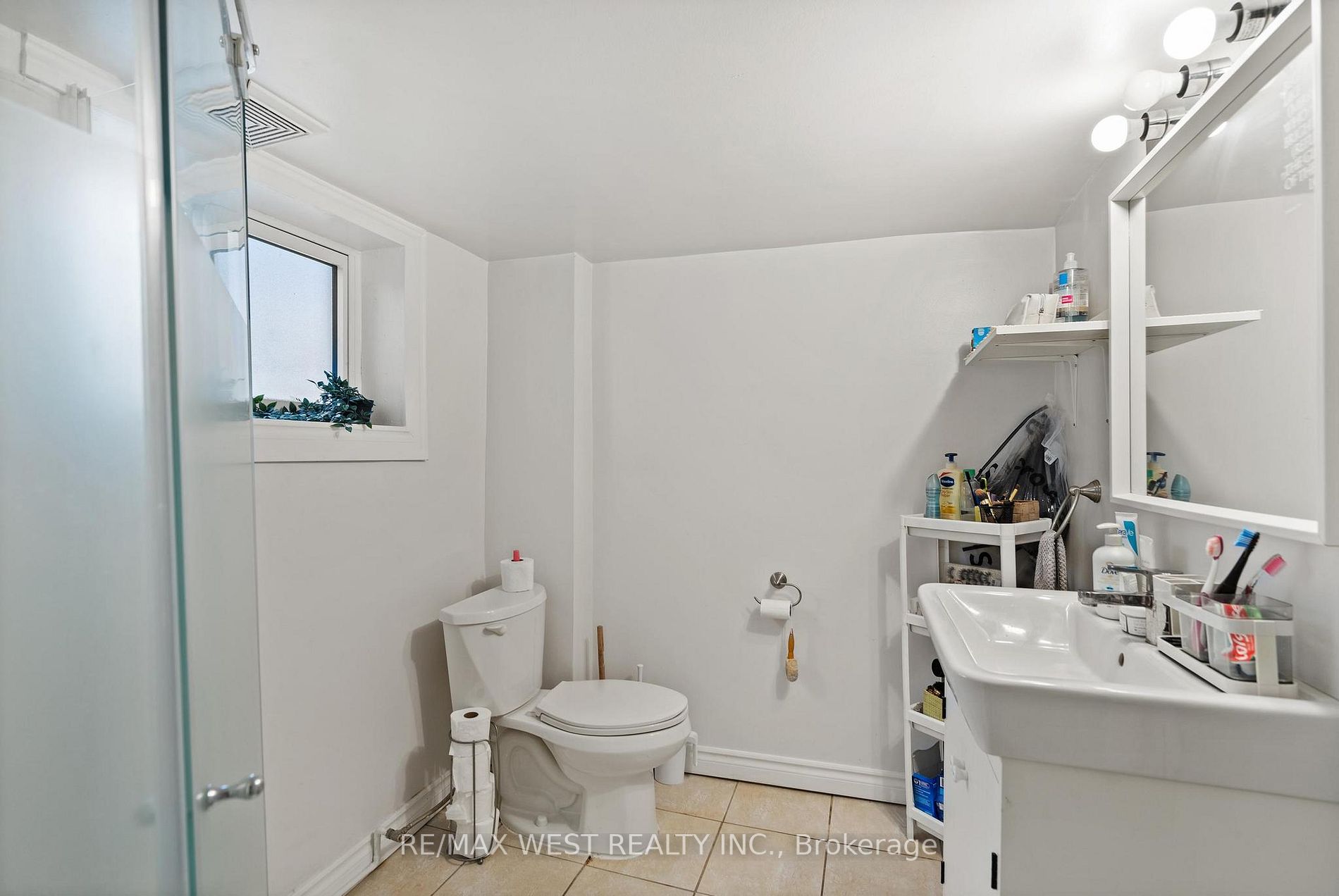 94 Rowntree Ave