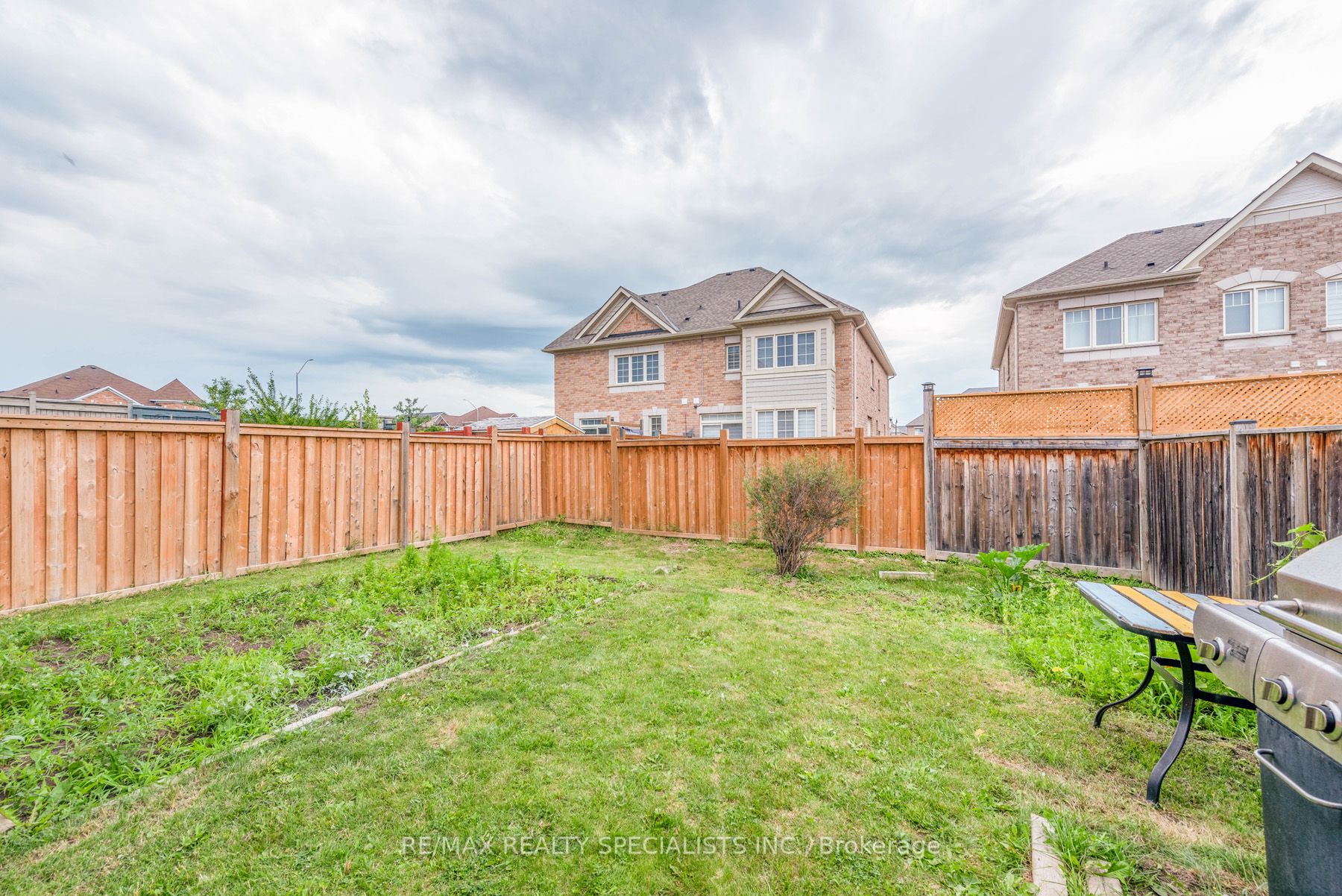 42 Lesabre Cres