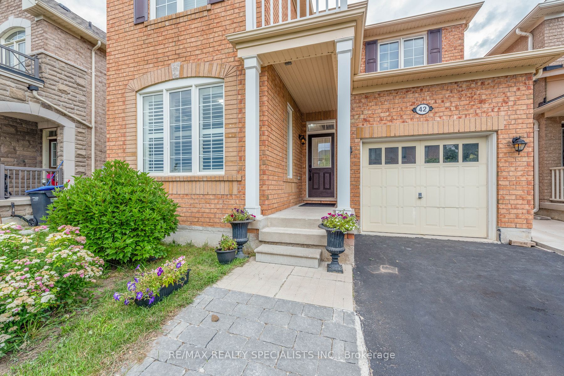 42 Lesabre Cres