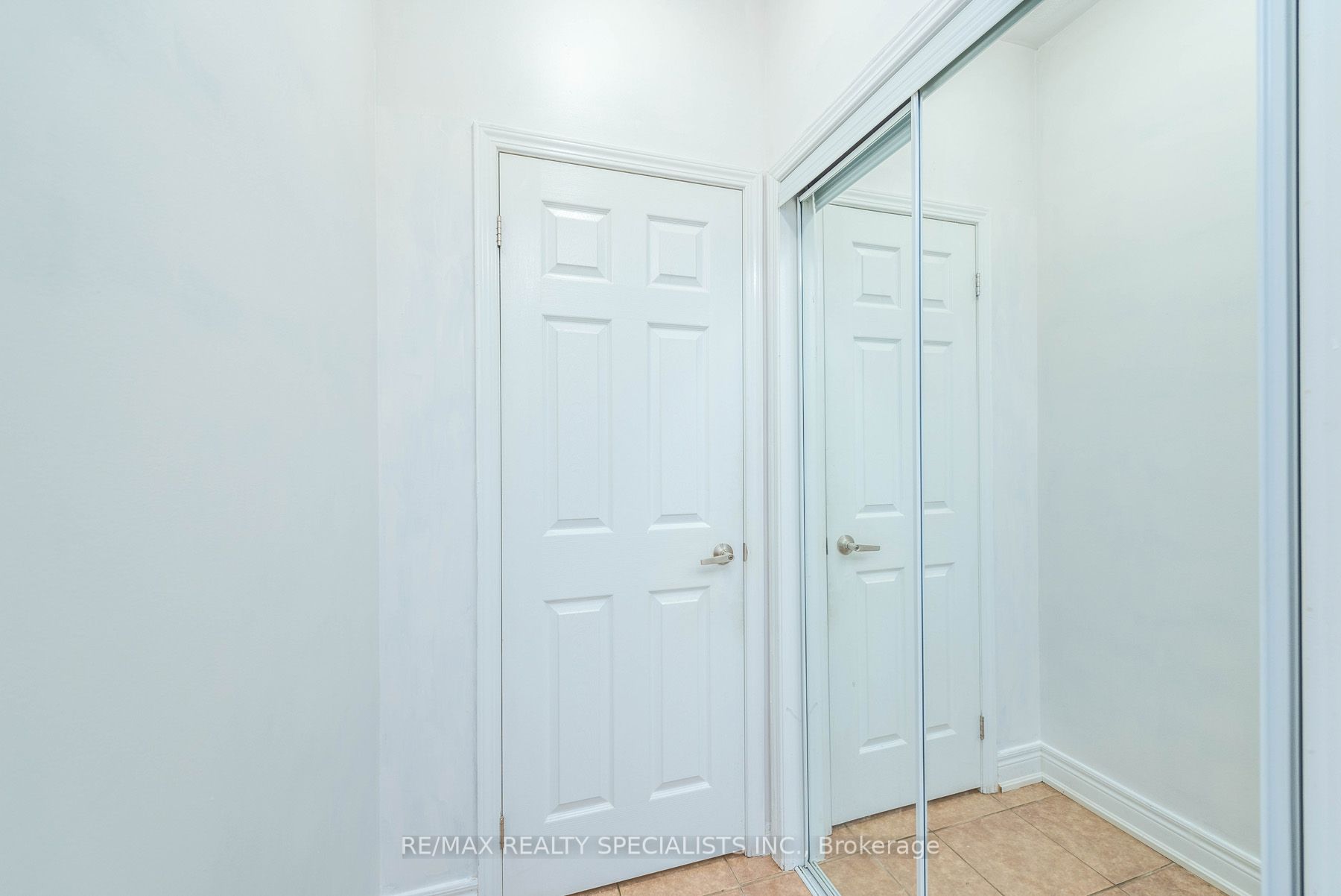 42 Lesabre Cres
