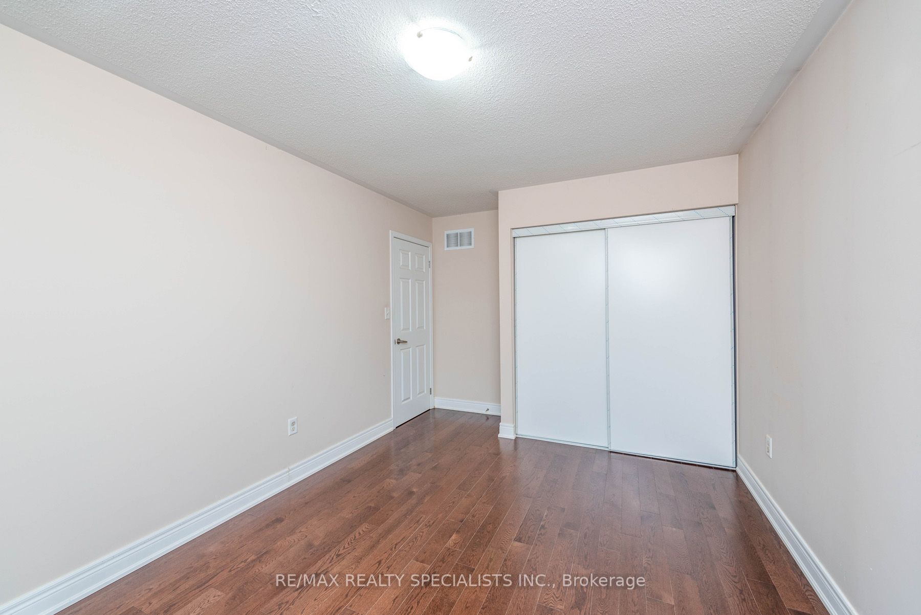 42 Lesabre Cres