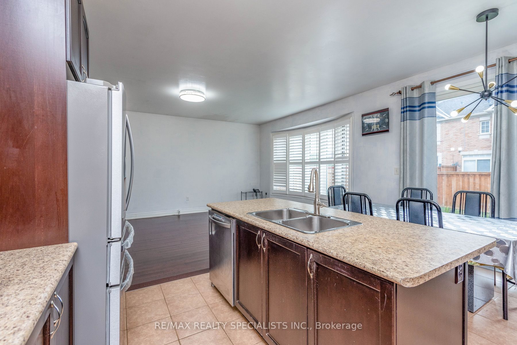 42 Lesabre Cres